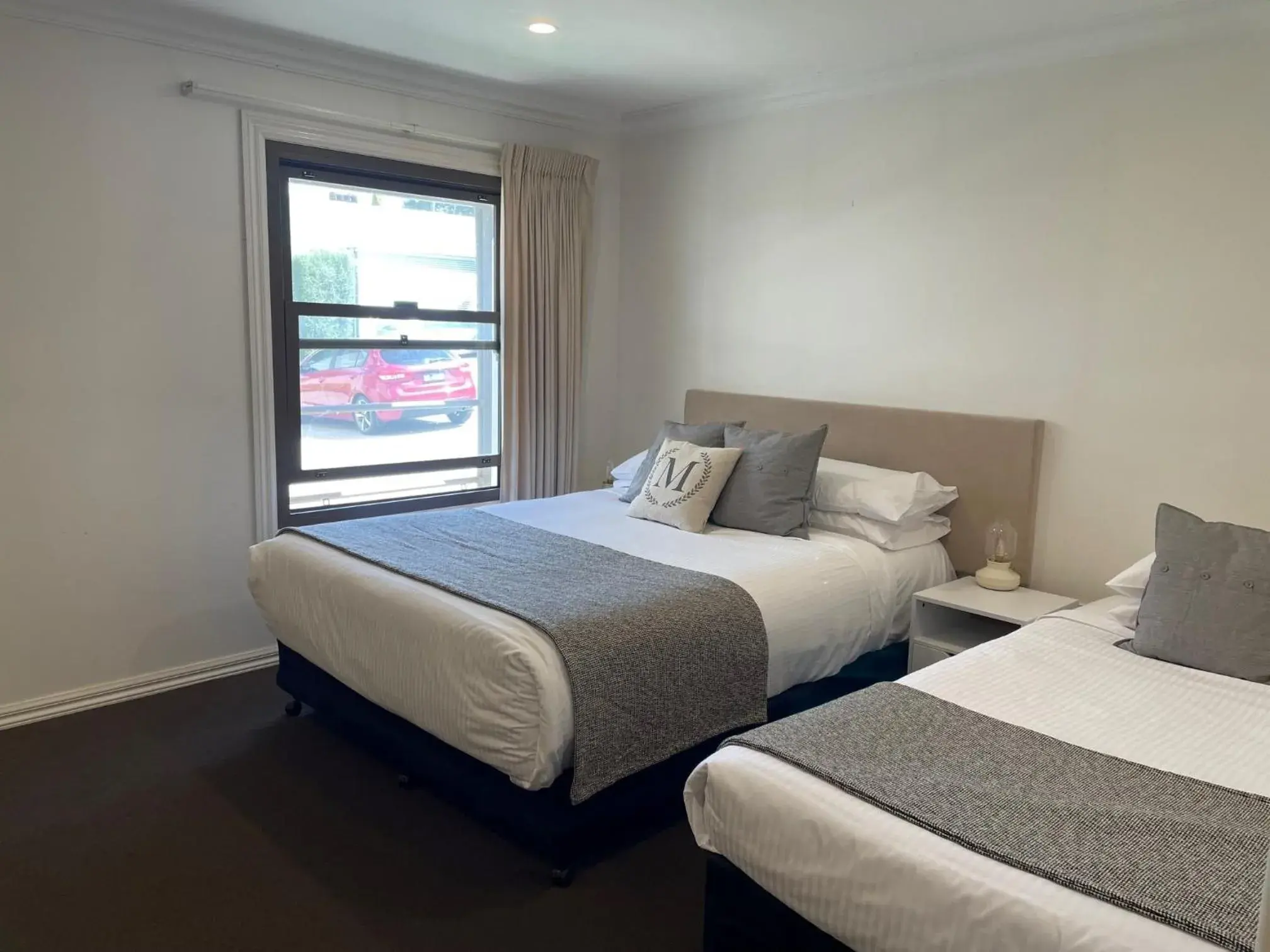 Double or Twin Room - Disability Access in Millthorpe Motel Double or Twin Room - Disability Access in Millthorpe Motel