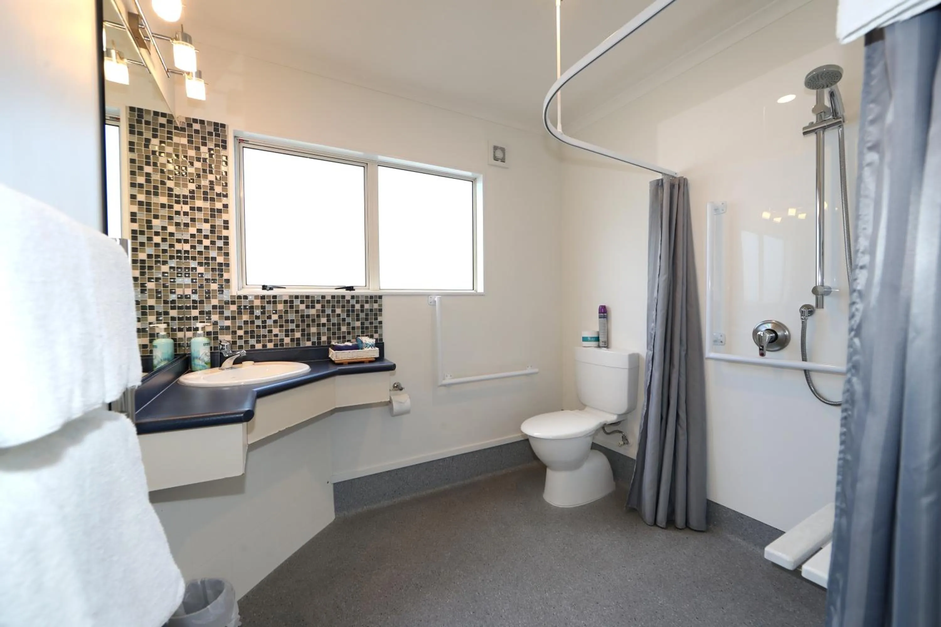 Bathroom in Havelock North Motor Lodge