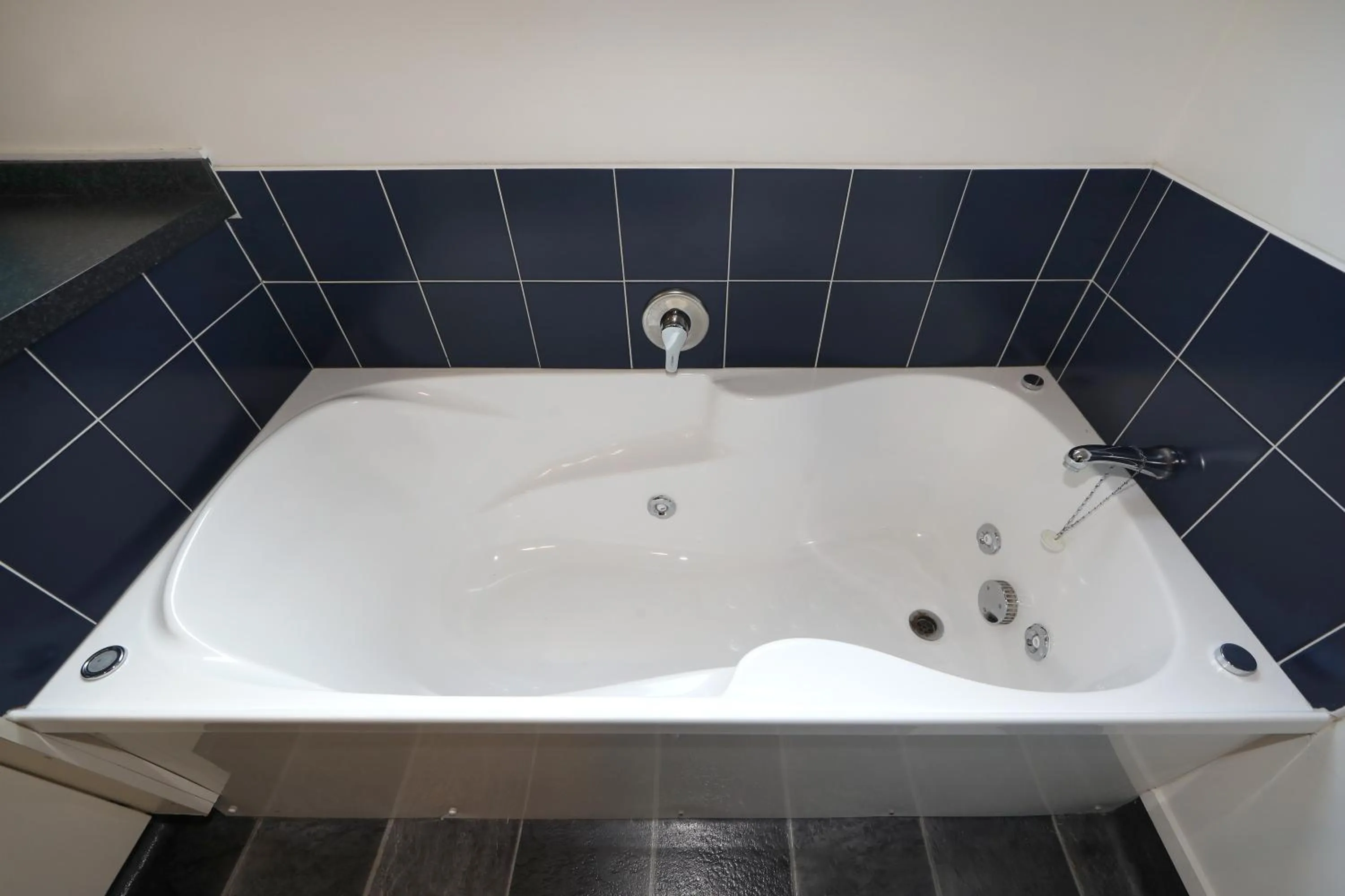 Bath in Havelock North Motor Lodge