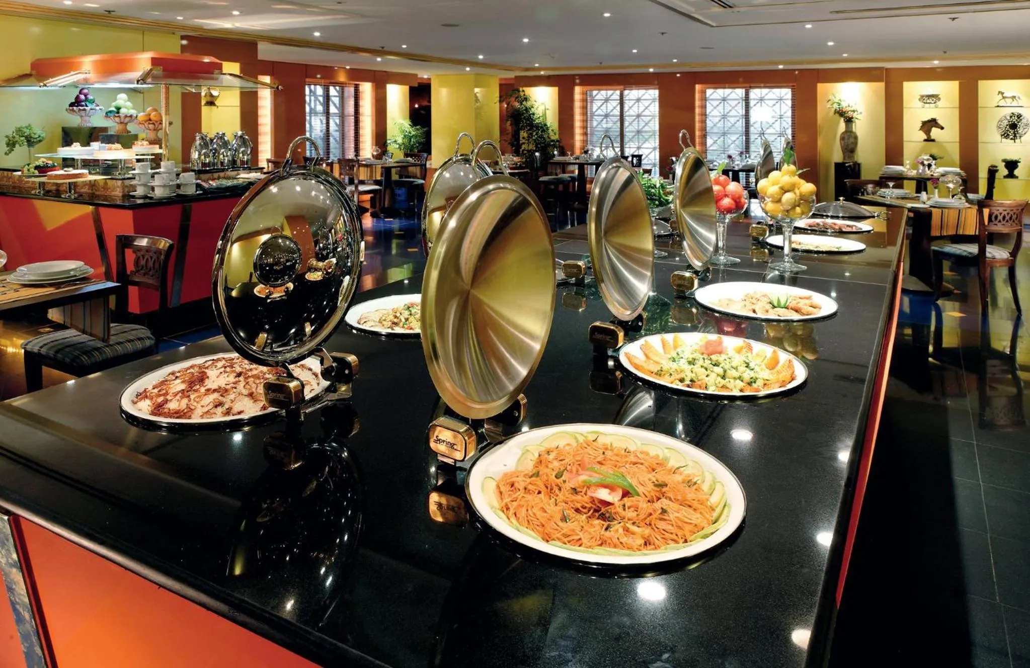 Restaurant/places to eat in New Madinah Hotel