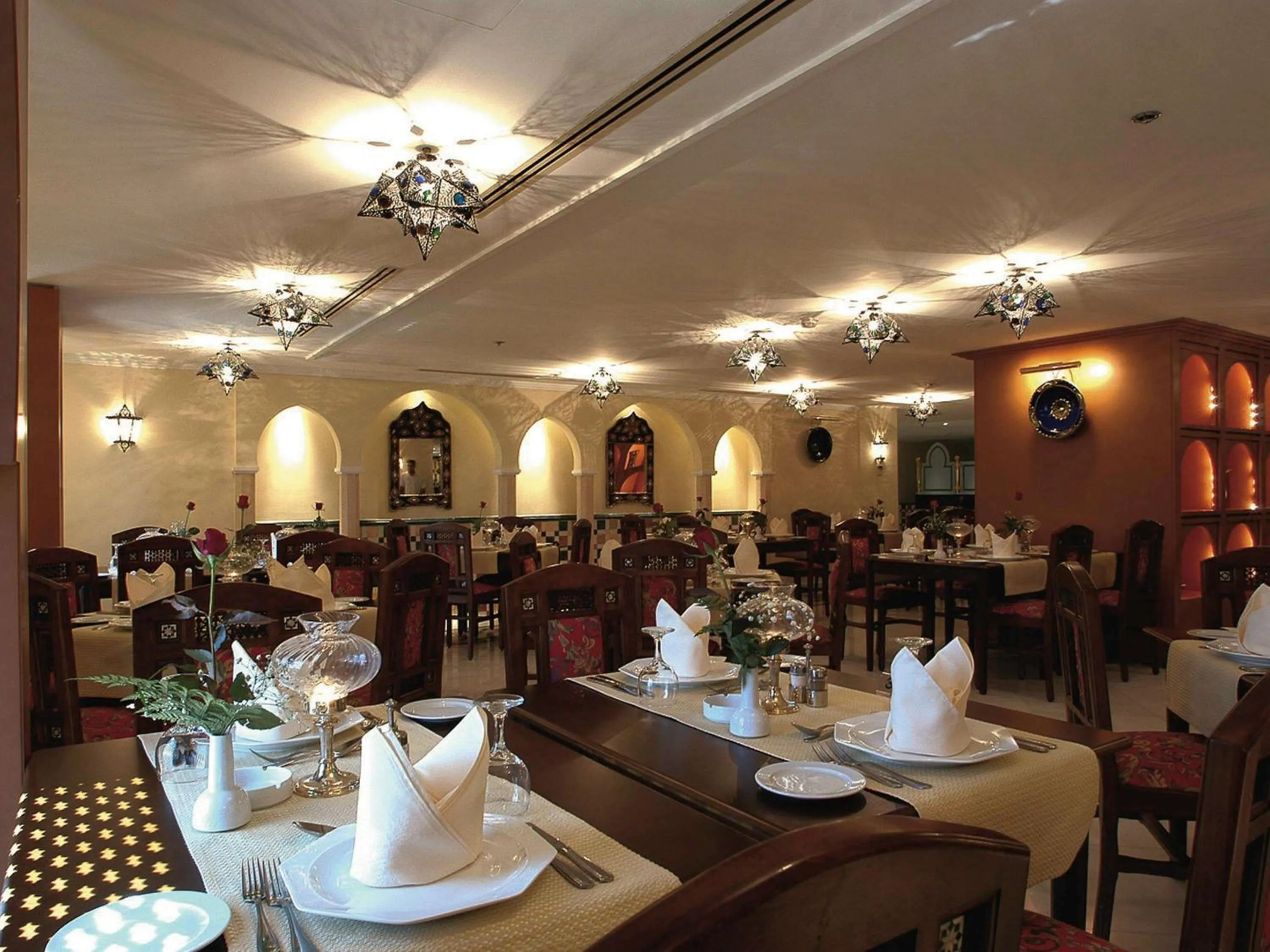 Restaurant/places to eat in New Madinah Hotel