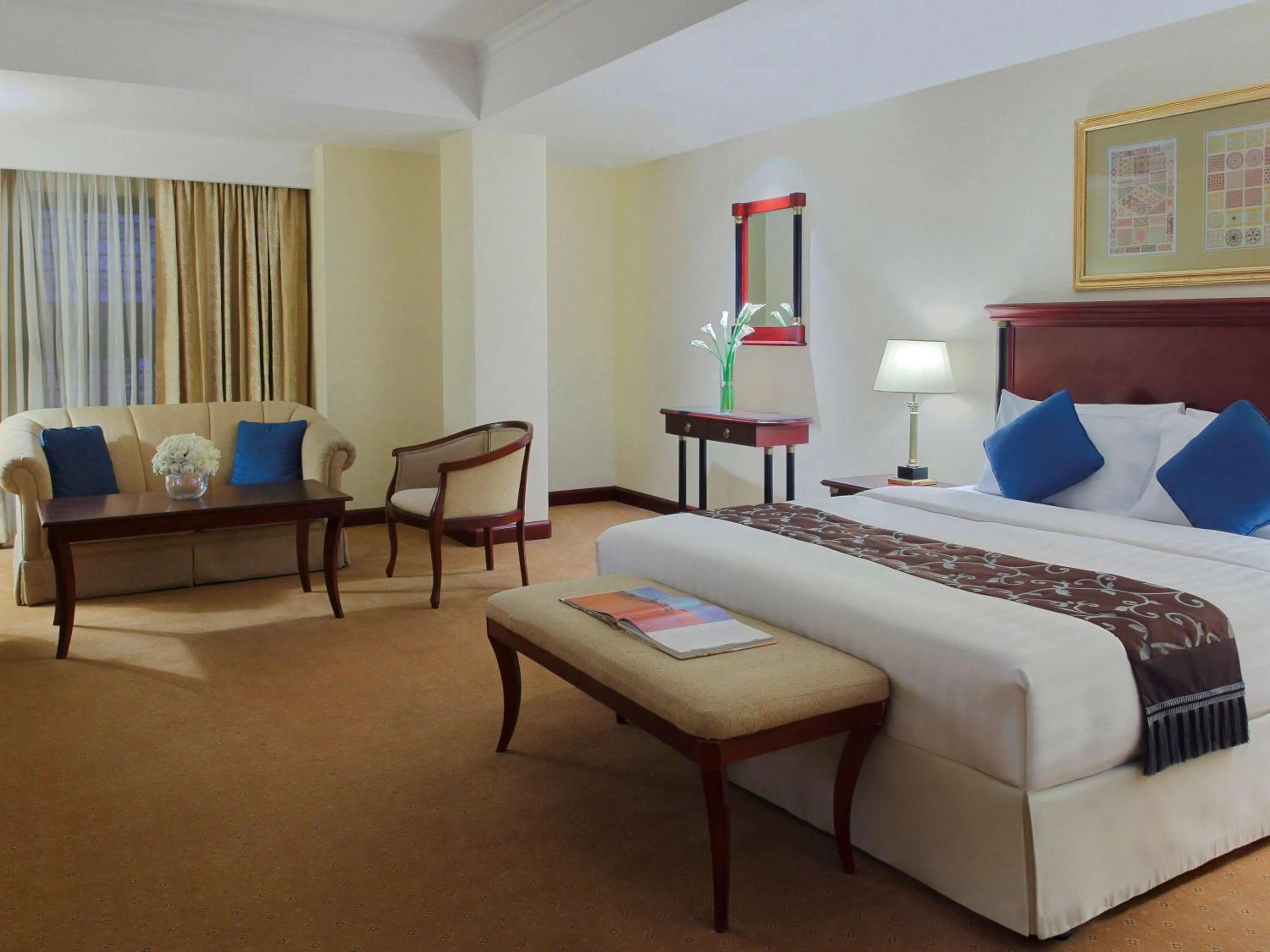 Photo of the whole room, Bed in New Madinah Hotel