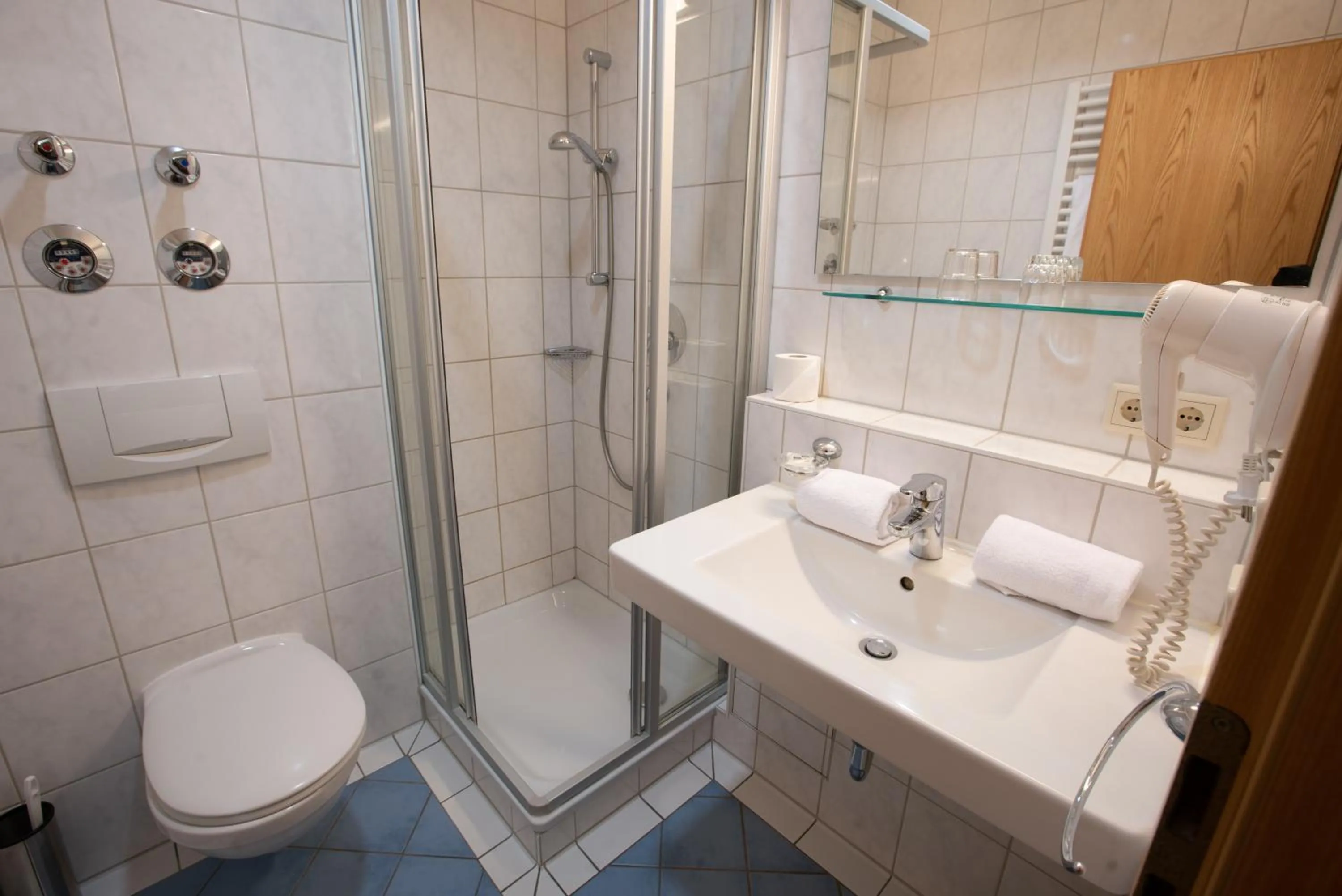 Shower in Appartement Hotel Finkenhof