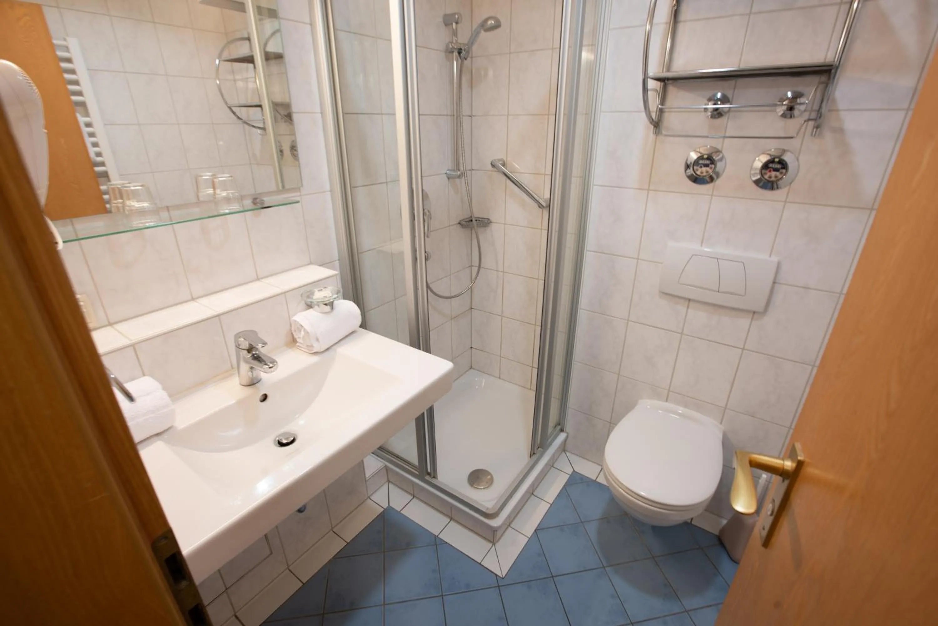 Shower in Appartement Hotel Finkenhof