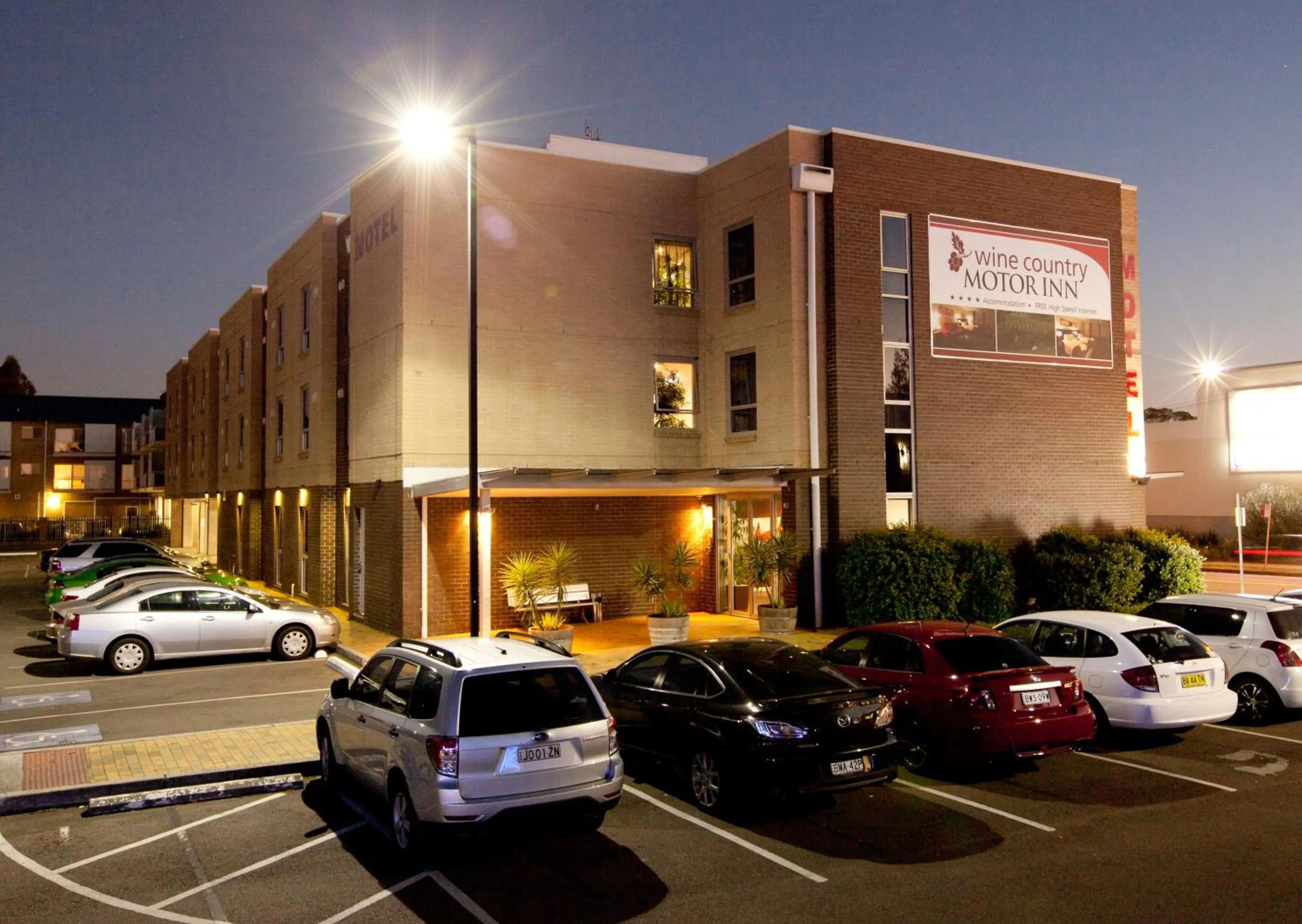 Property building in Wine Country Motor Inn