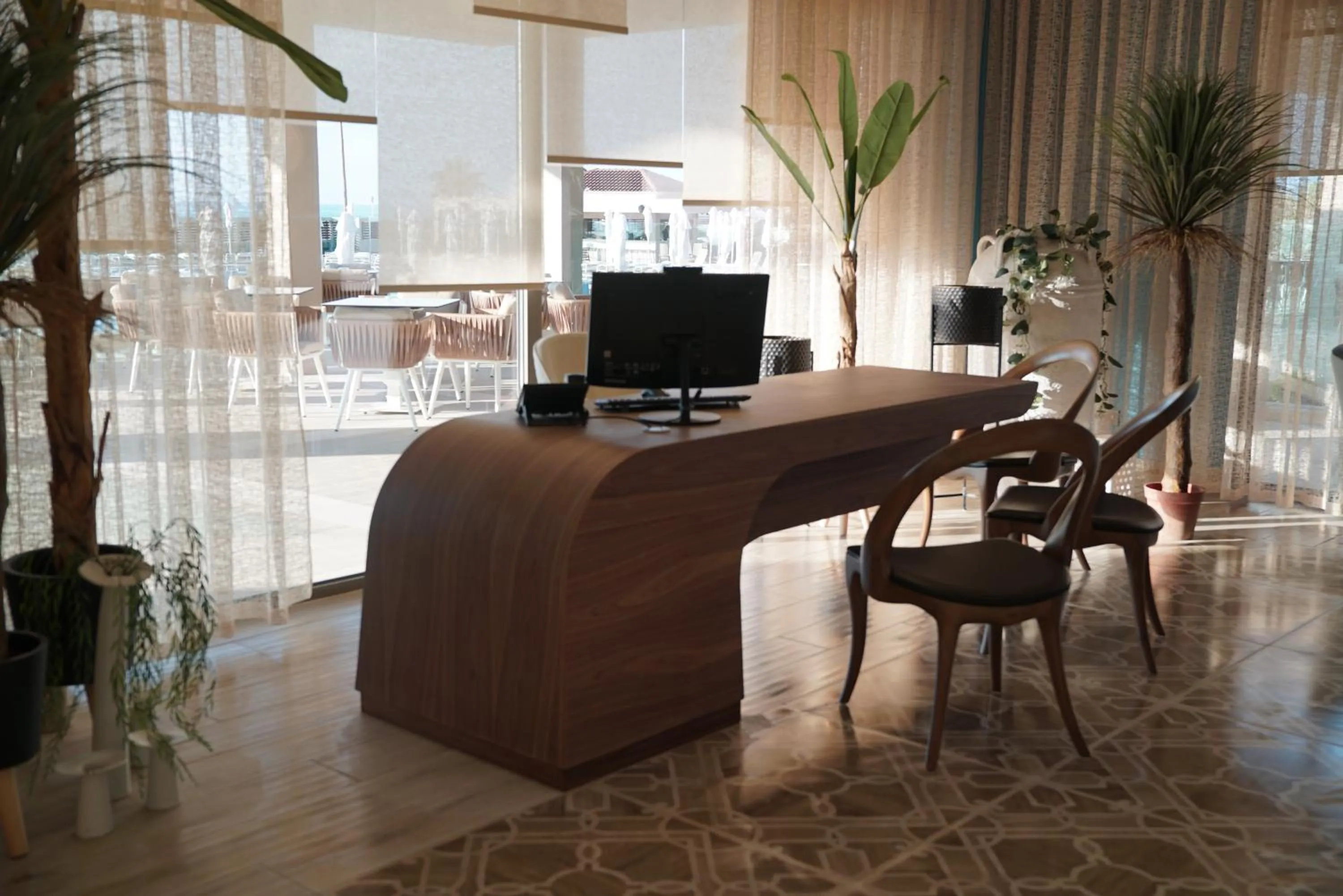 Area and facilities in Almyros Beach