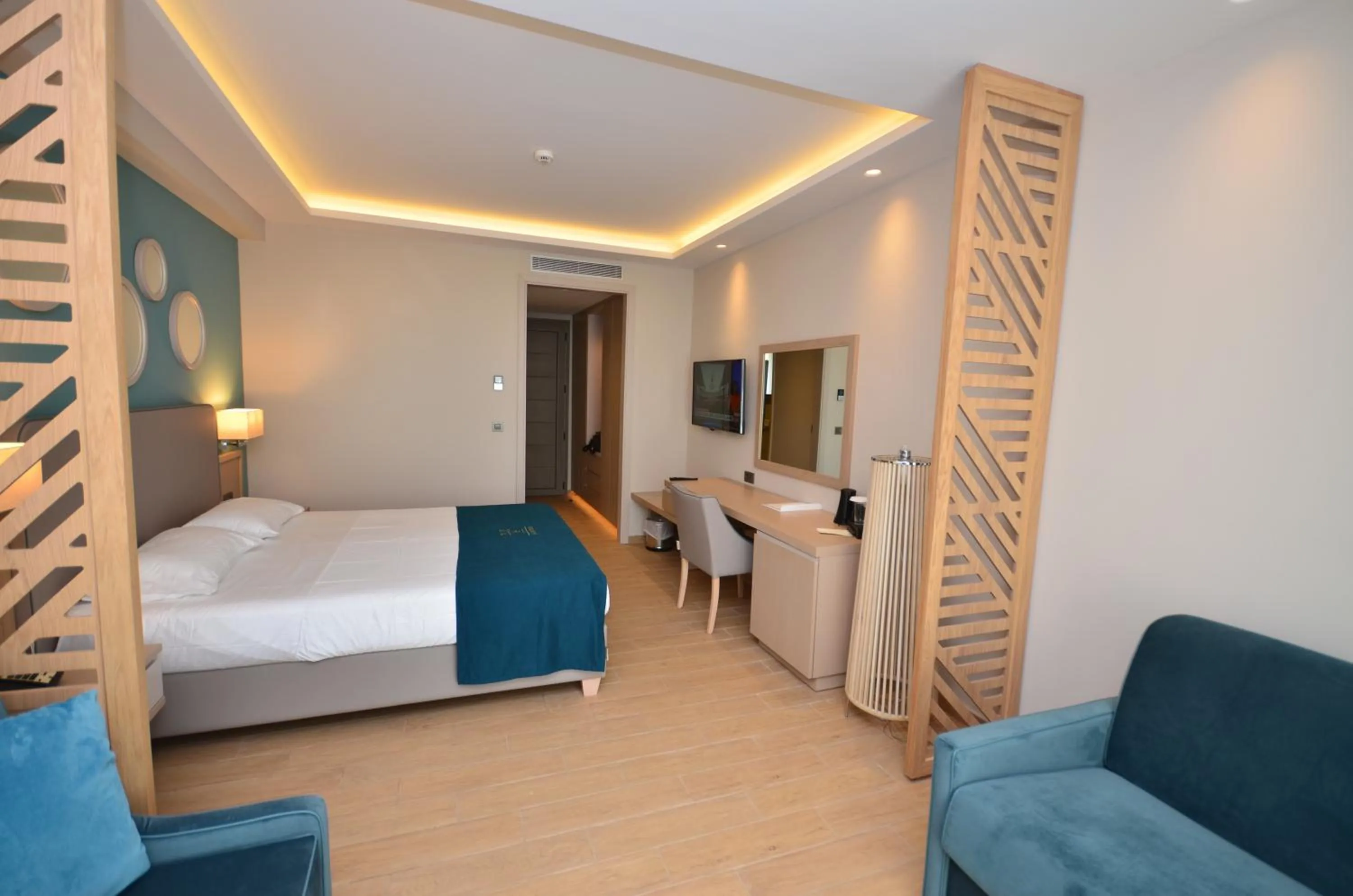 Photo of the whole room, Bed in Almyros Beach