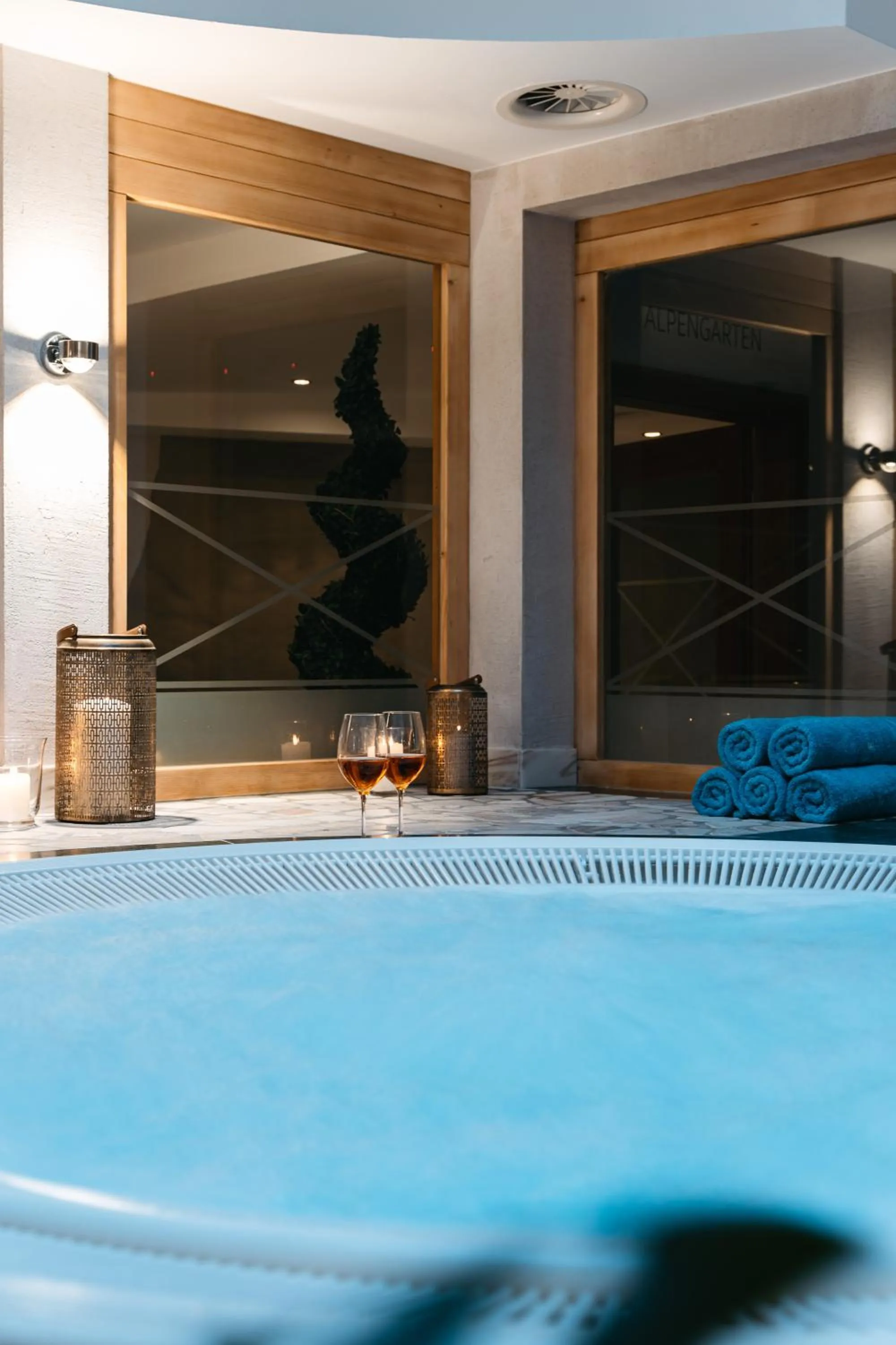 Hot Tub in Hotel Maiensee