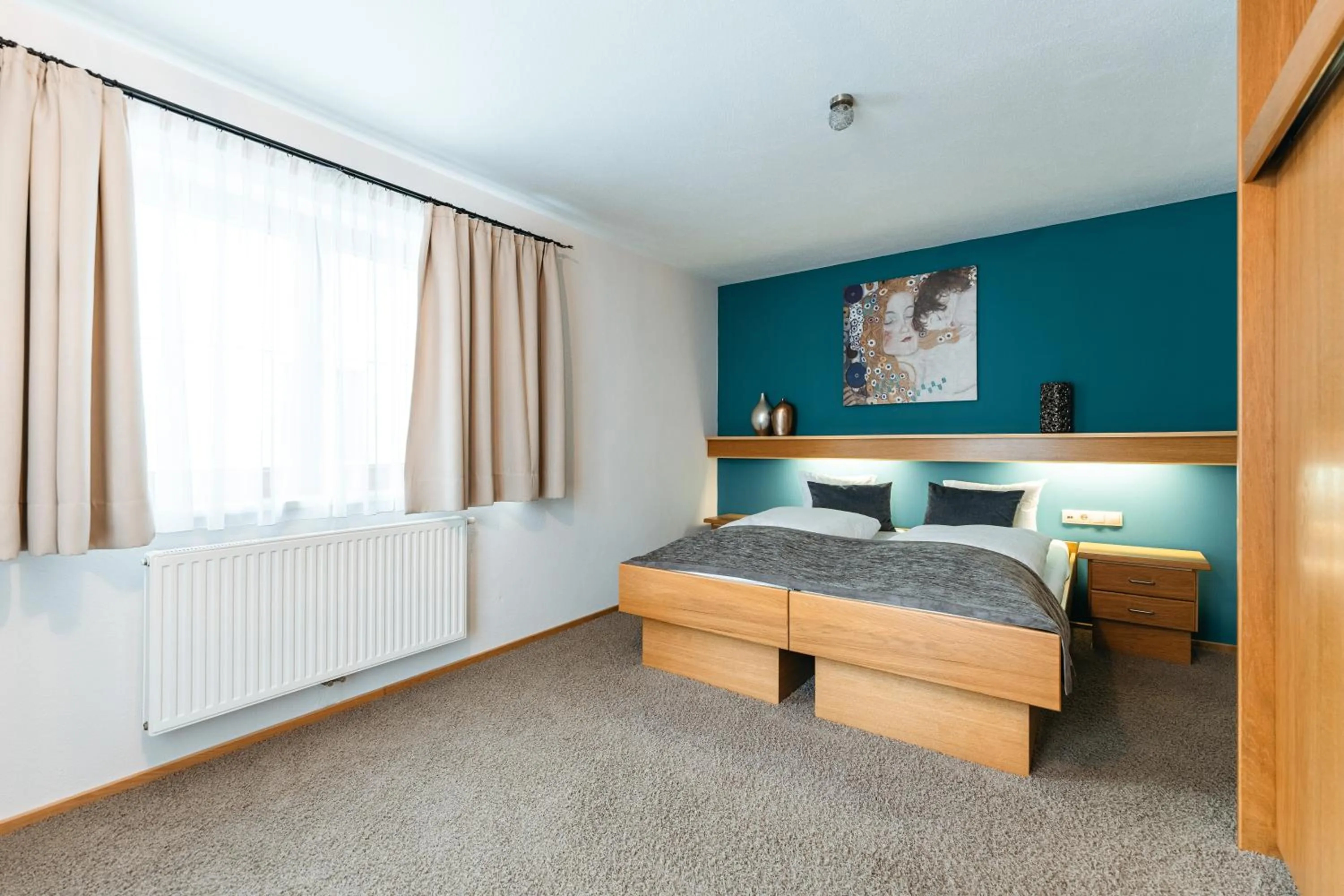 Bedroom, Bed in Hotel Maiensee