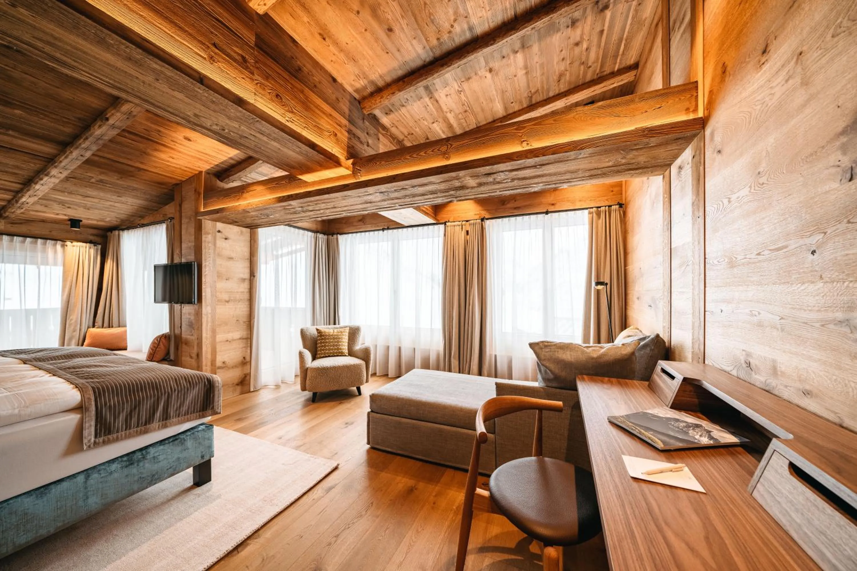 Photo of the whole room, Bed in Hotel Maiensee