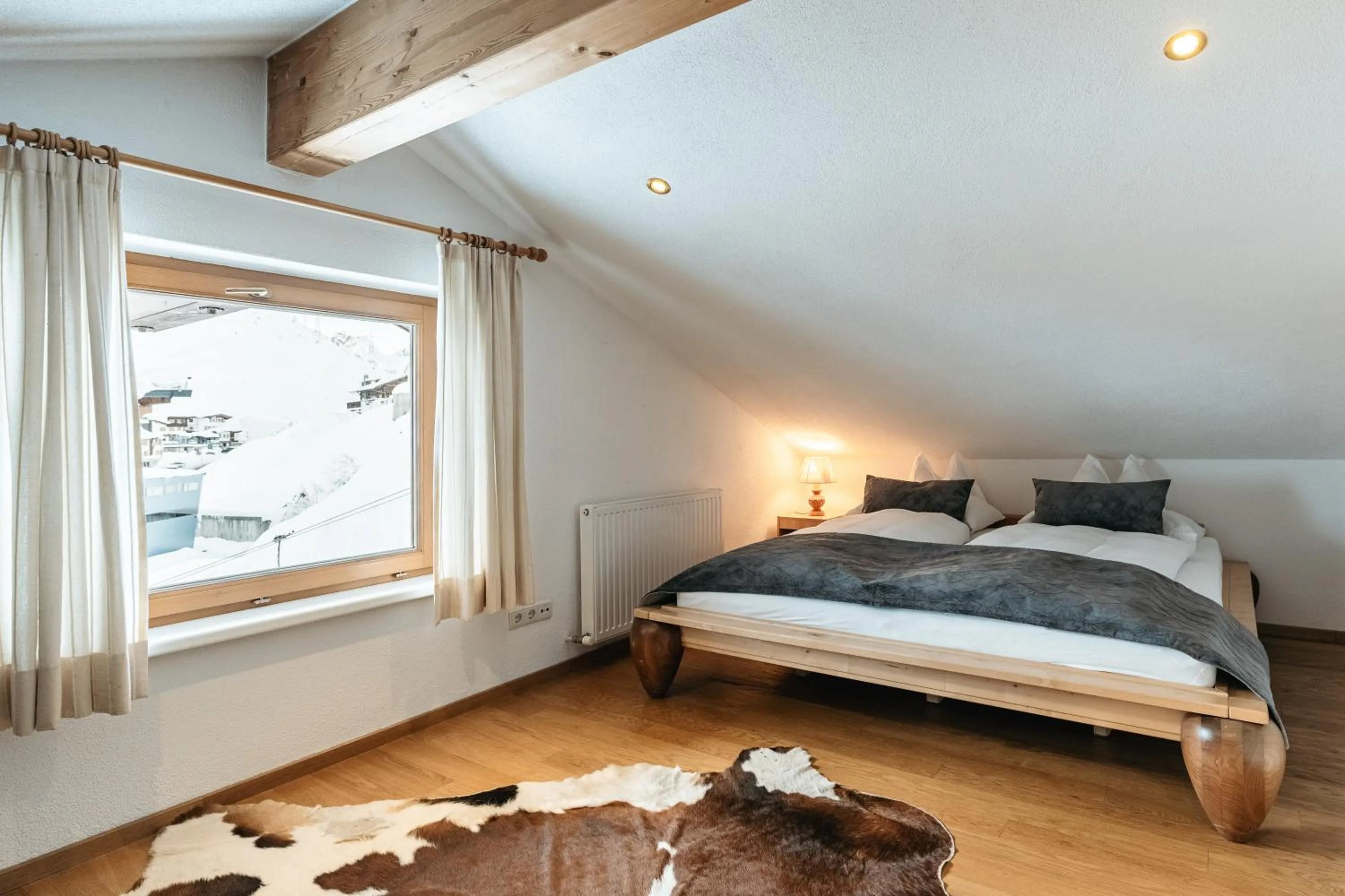 Bedroom, Bed in Hotel Maiensee