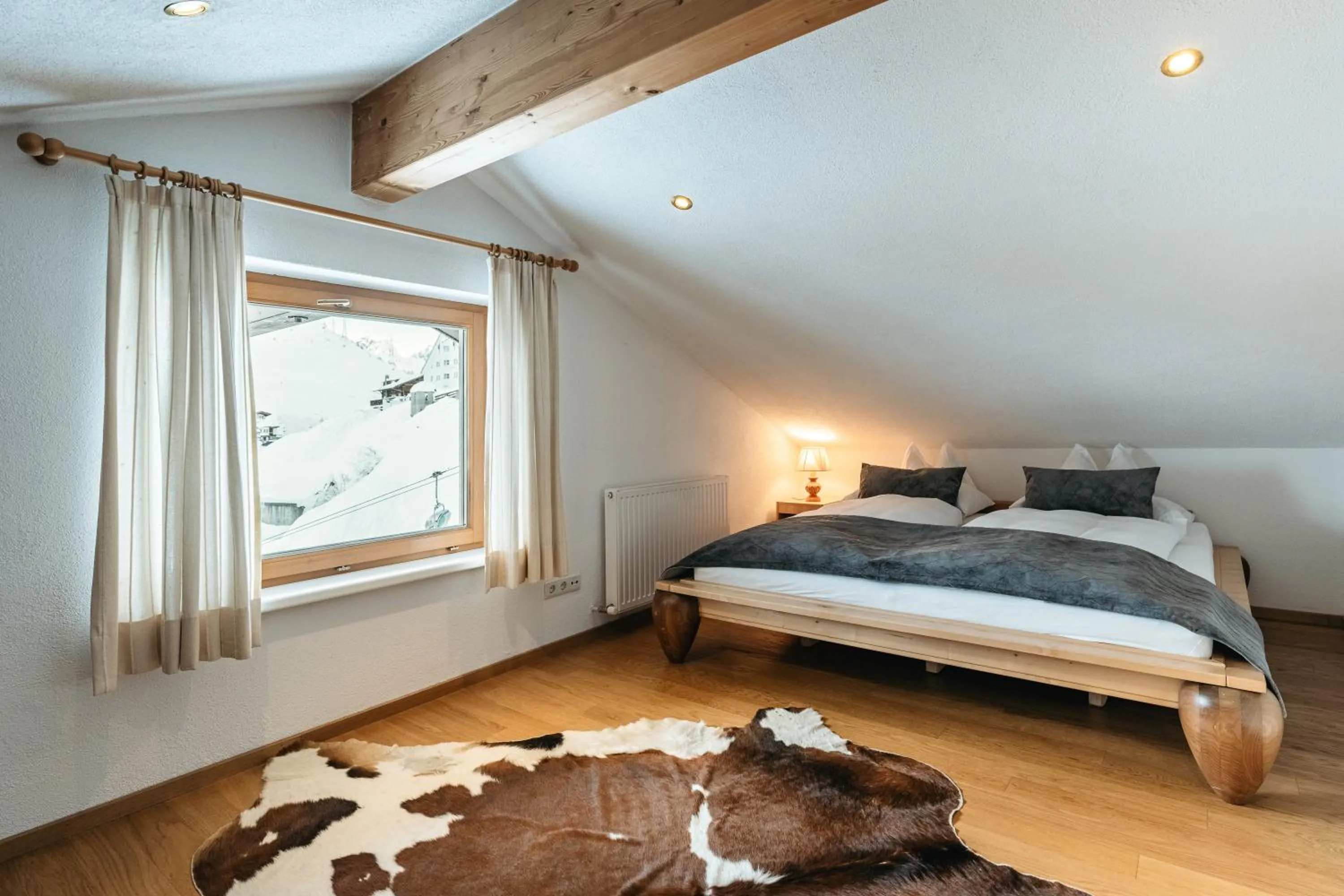 Bedroom, Bed in Hotel Maiensee