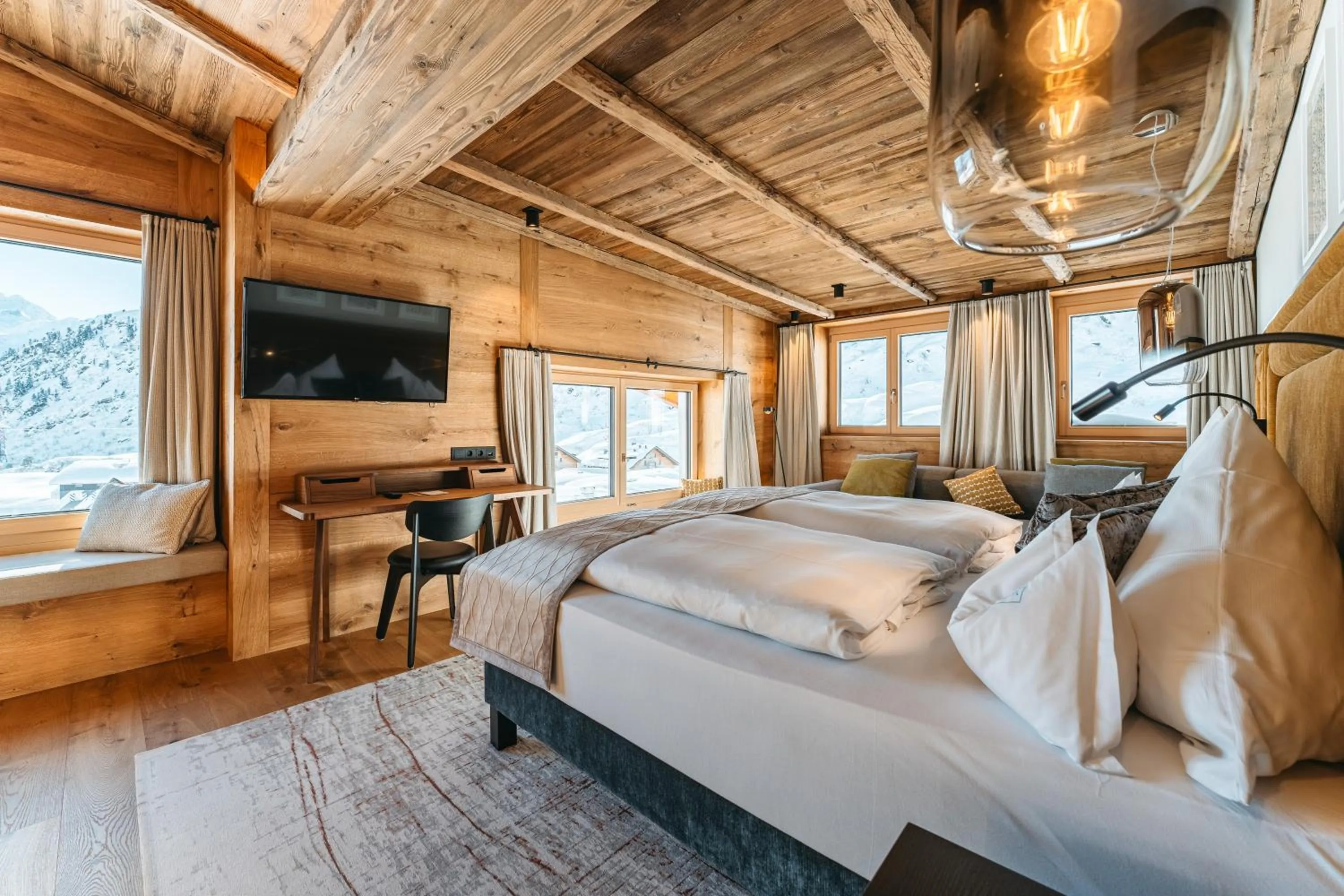 Photo of the whole room, Bed in Hotel Maiensee