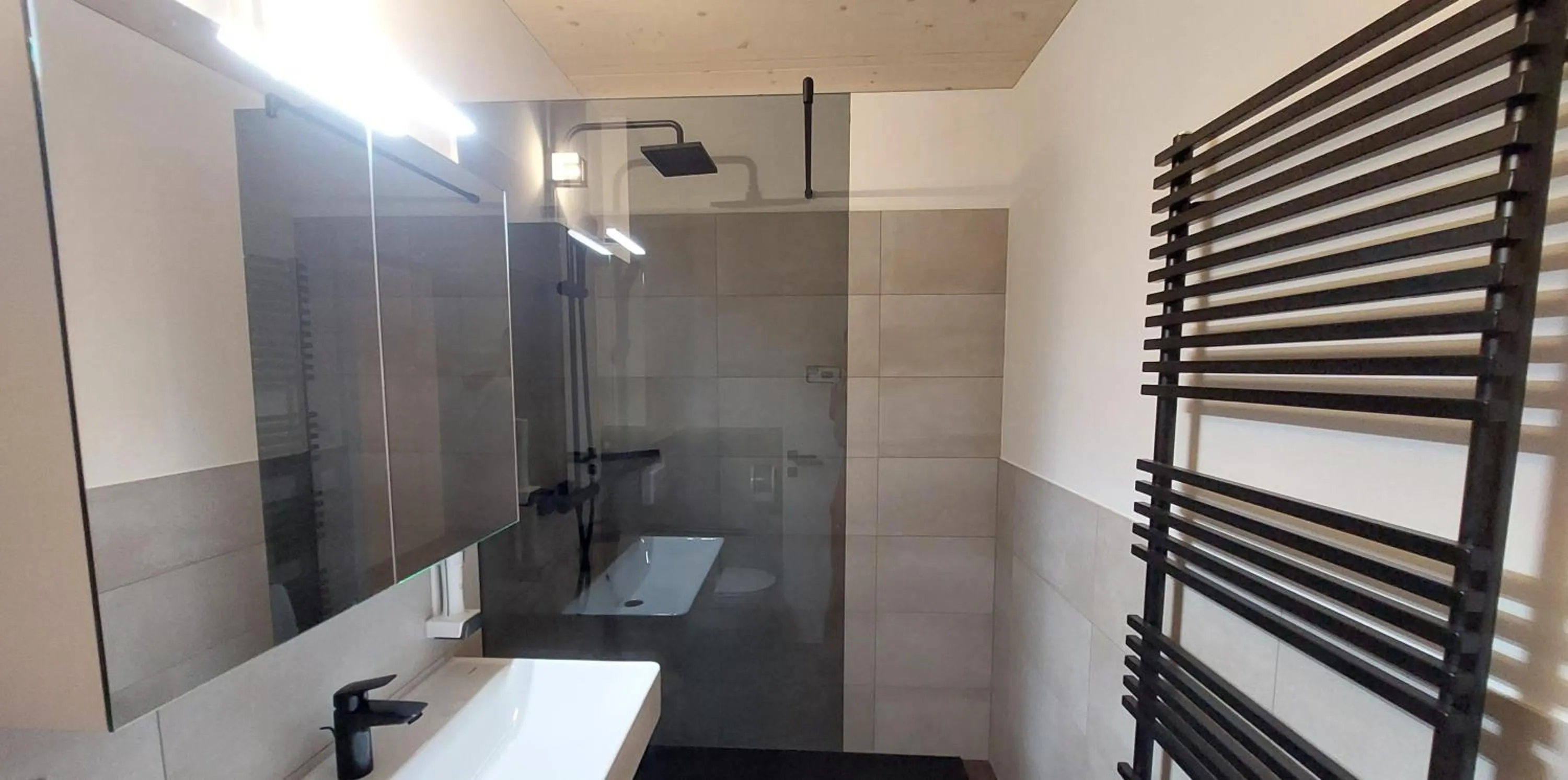 Shower in Pension Irlingerhof