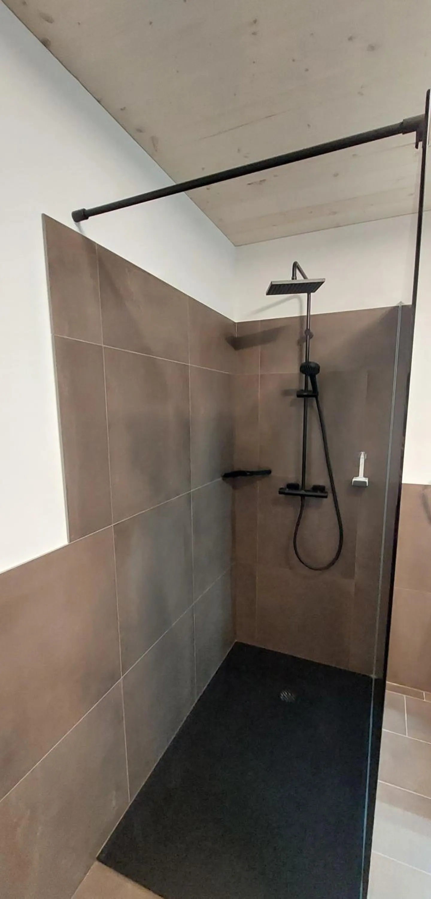 Shower in Pension Irlingerhof