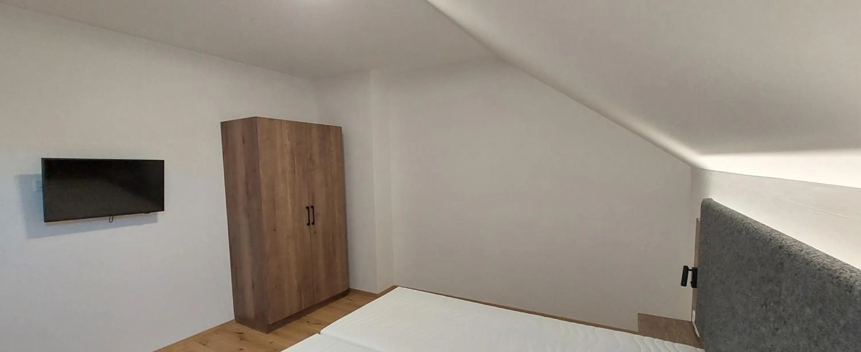 Bed in Pension Irlingerhof