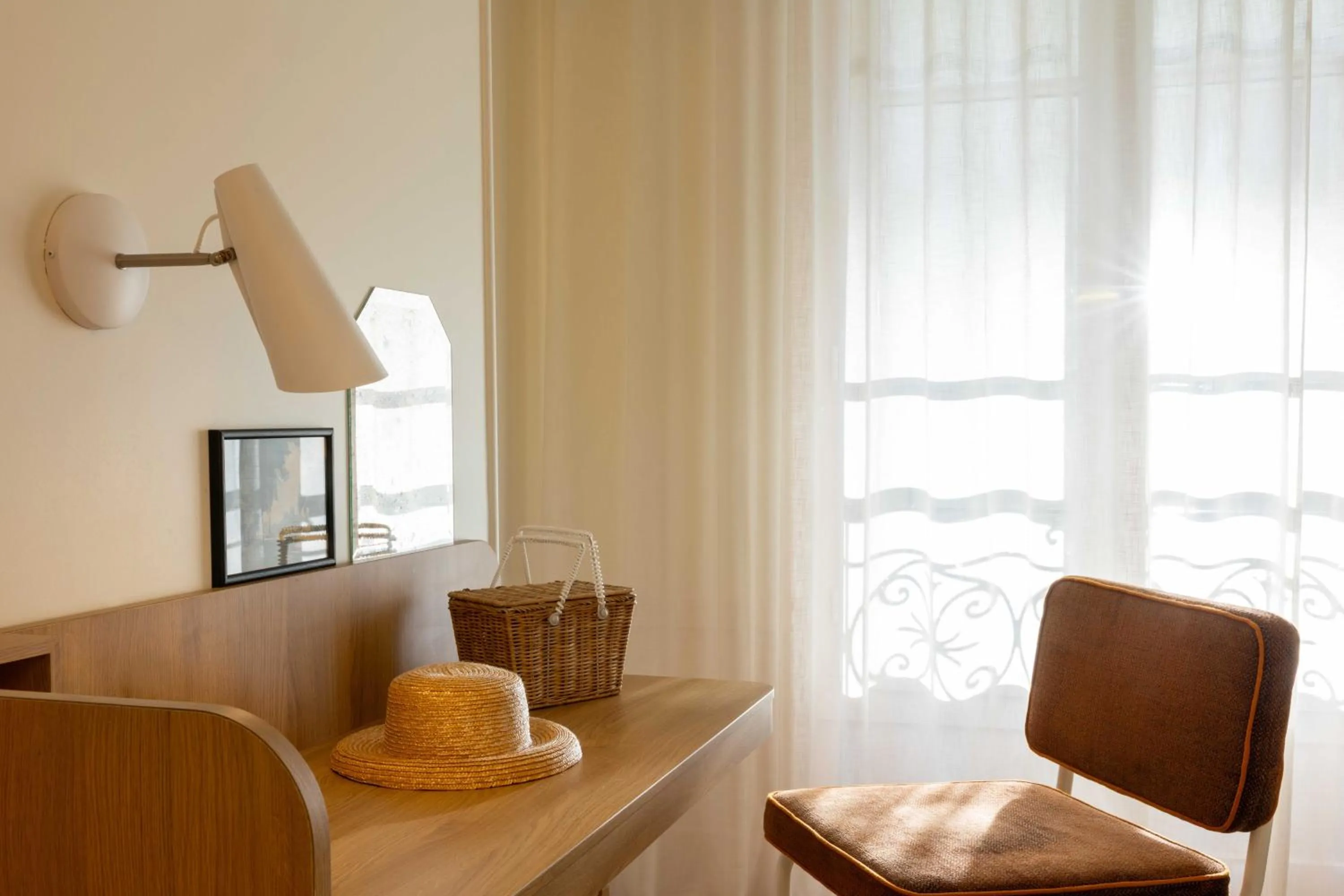 Seating area in Hôtel Casimir