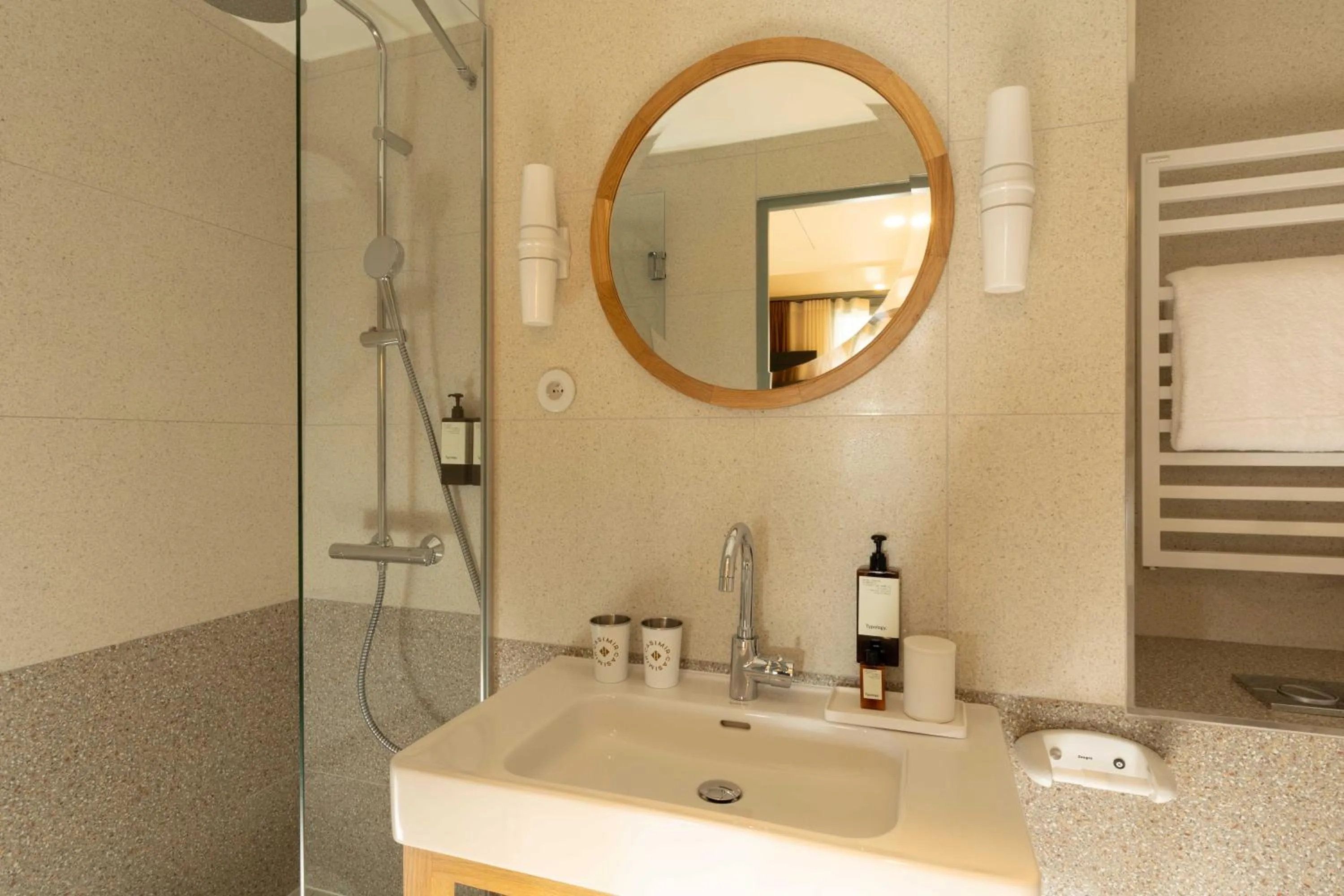 Bathroom in Hôtel Casimir