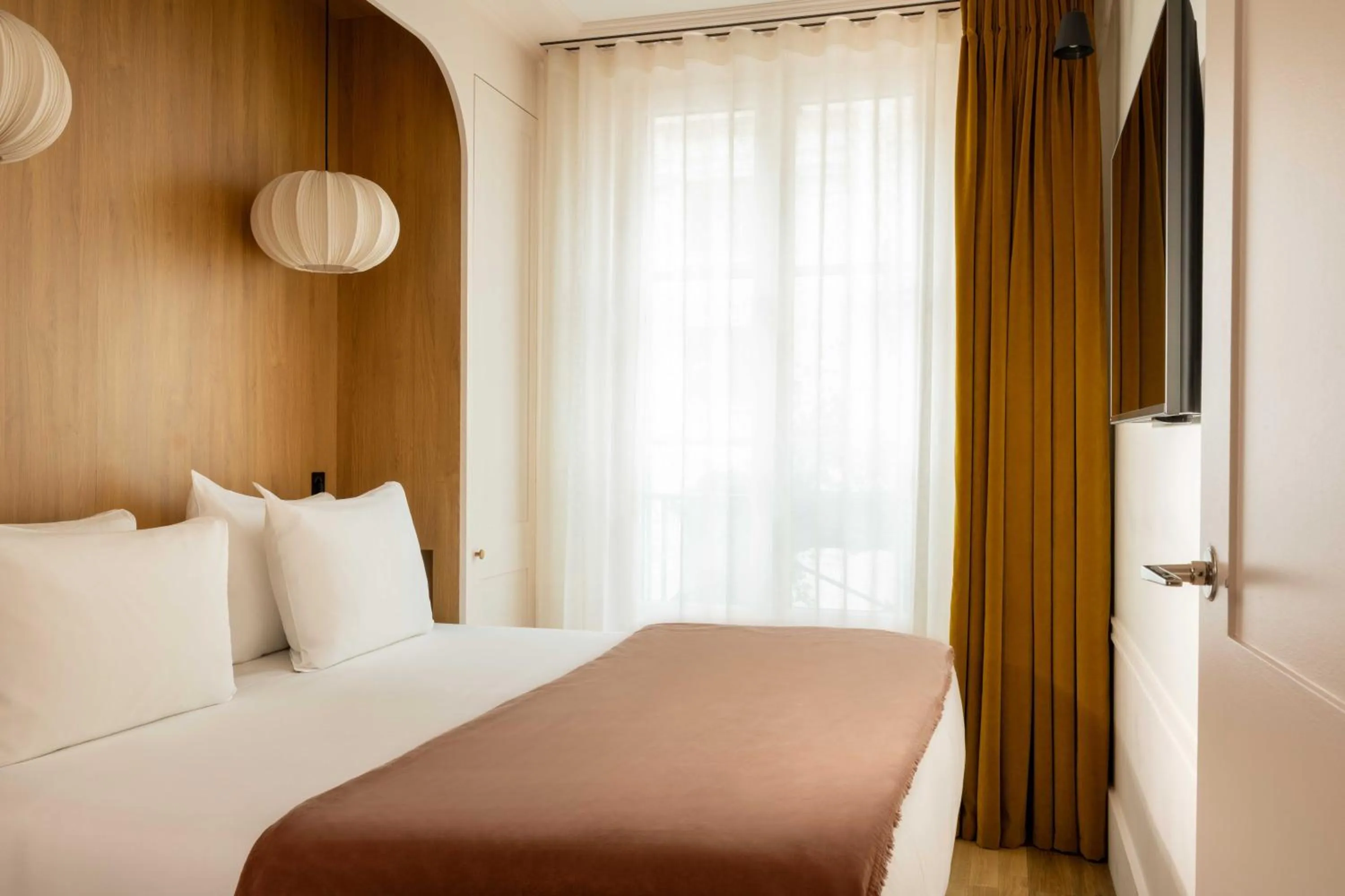 Bedroom, Bed in Hôtel Casimir