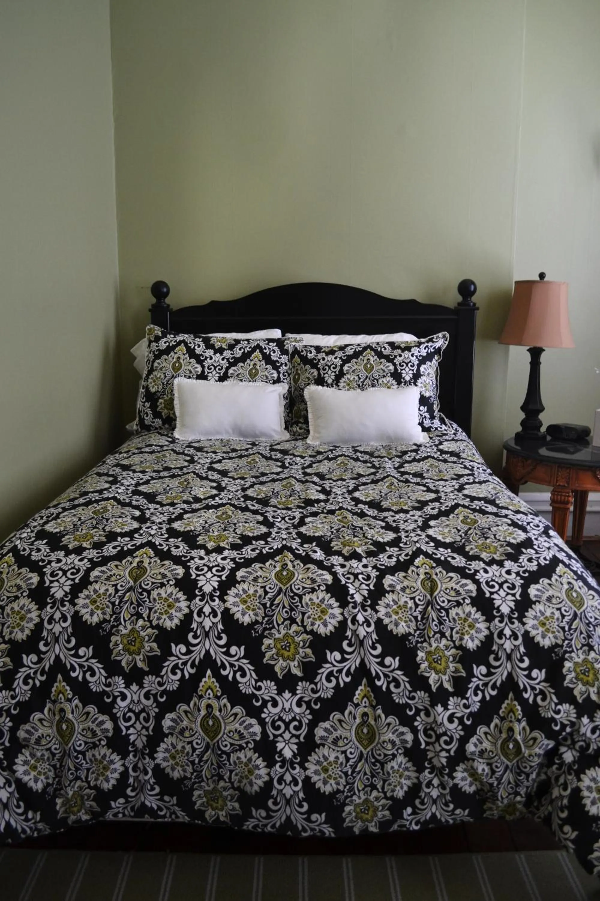 Bed in Cumberland Inn and Spa