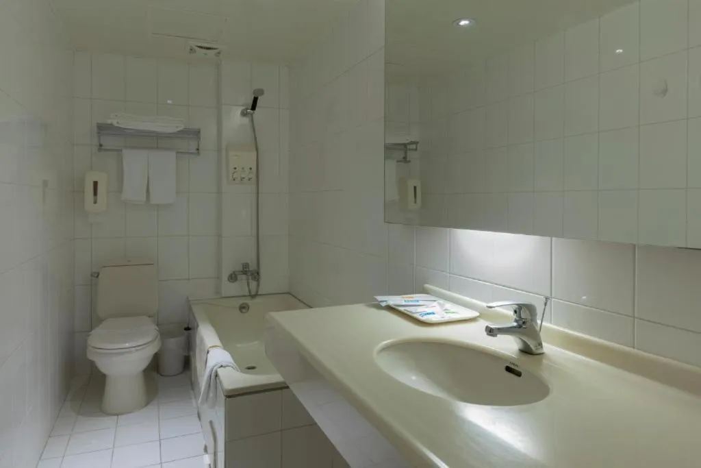 Bathroom in Bitan Hotel