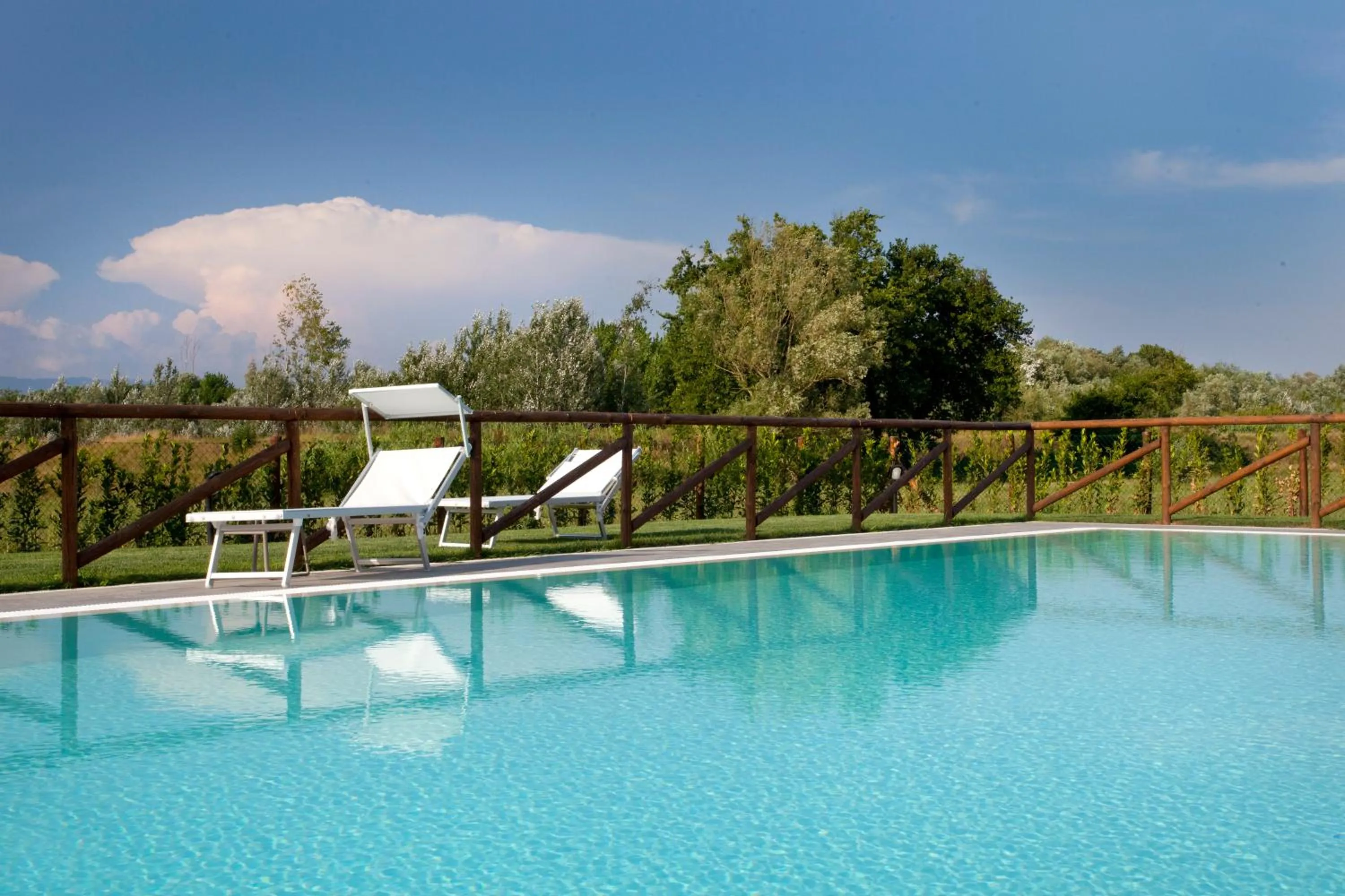 Swimming pool in Tenuta San Giovanni Lucca