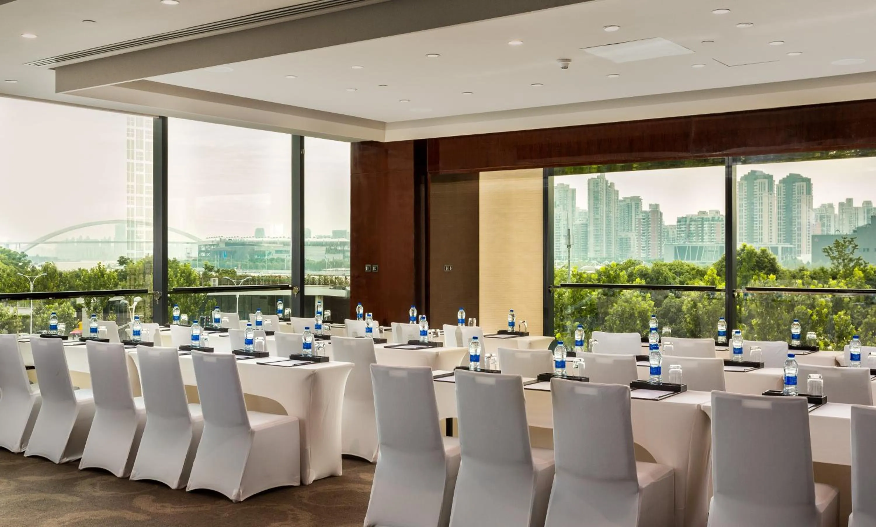 Meeting/conference room in InterContinental Shanghai Expo by IHG - Huangpu Riverview, 3KM to the Bund & Lujiazui, Near 2 Major Exhibition Centers, Onsite Currency Exchange