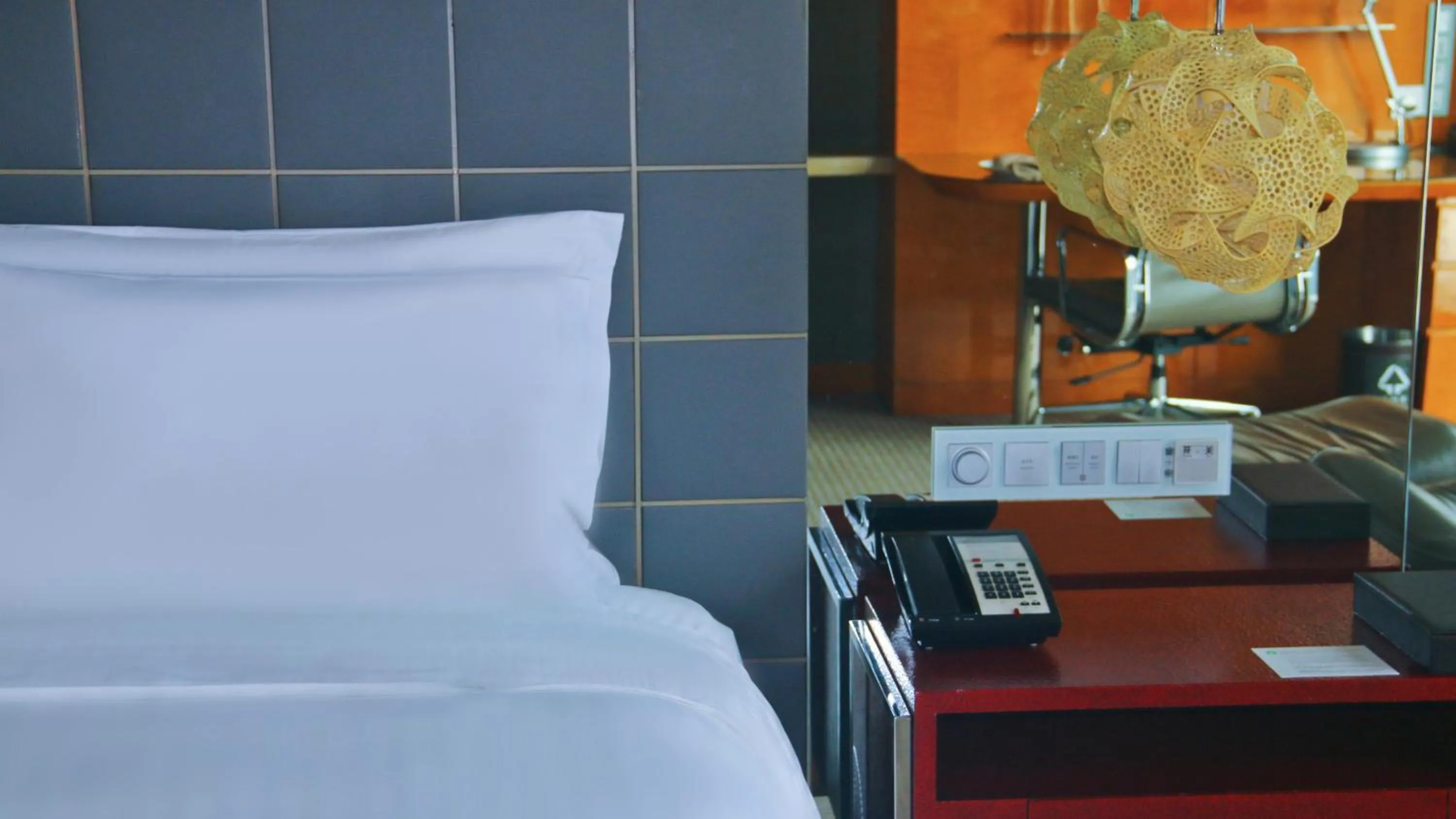 Photo of the whole room, Bed in InterContinental Shanghai Expo by IHG - Huangpu Riverview, 3KM to the Bund & Lujiazui, Near 2 Major Exhibition Centers, Onsite Currency Exchange