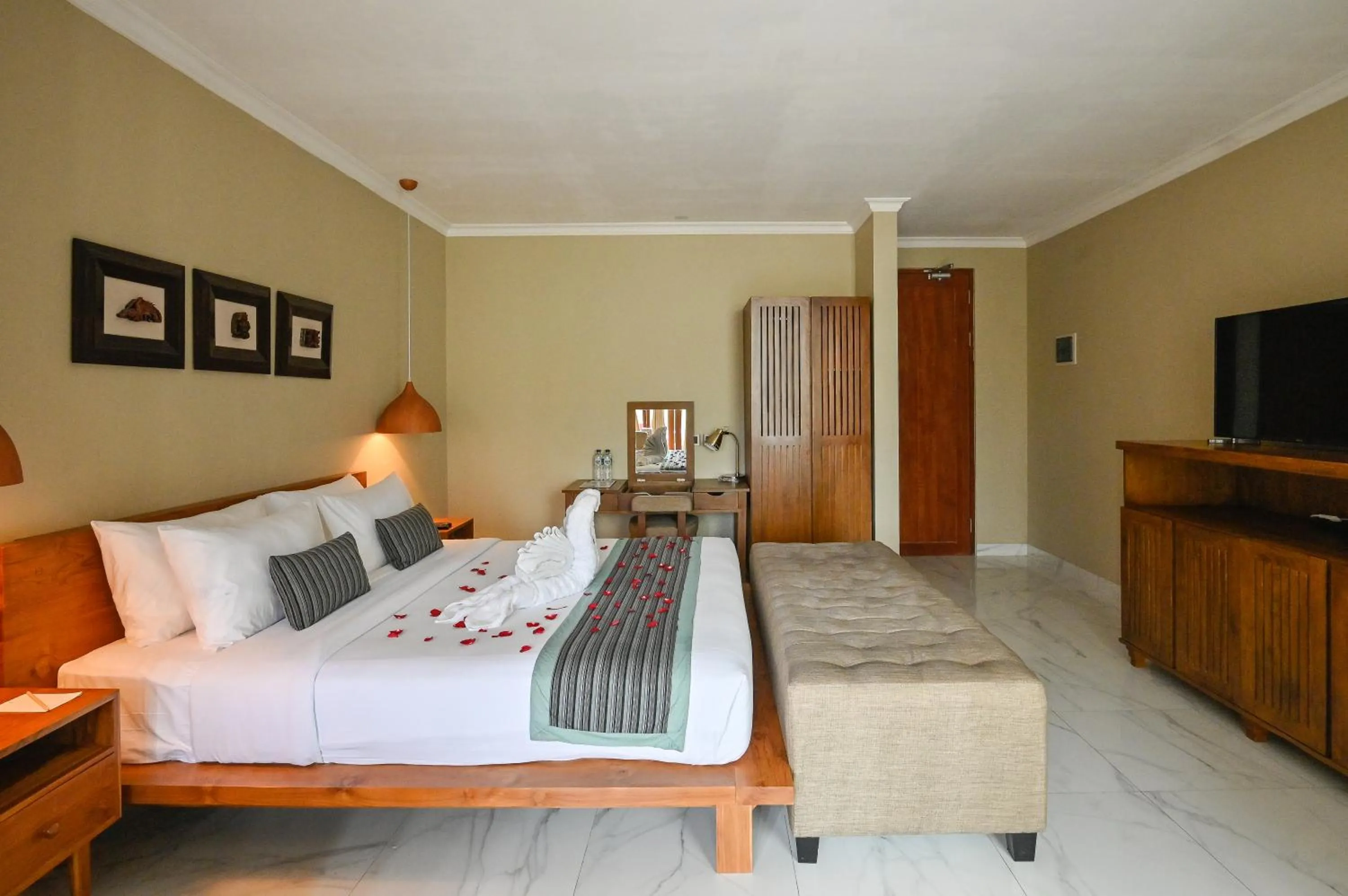 Bed in ILA Villa Ubud