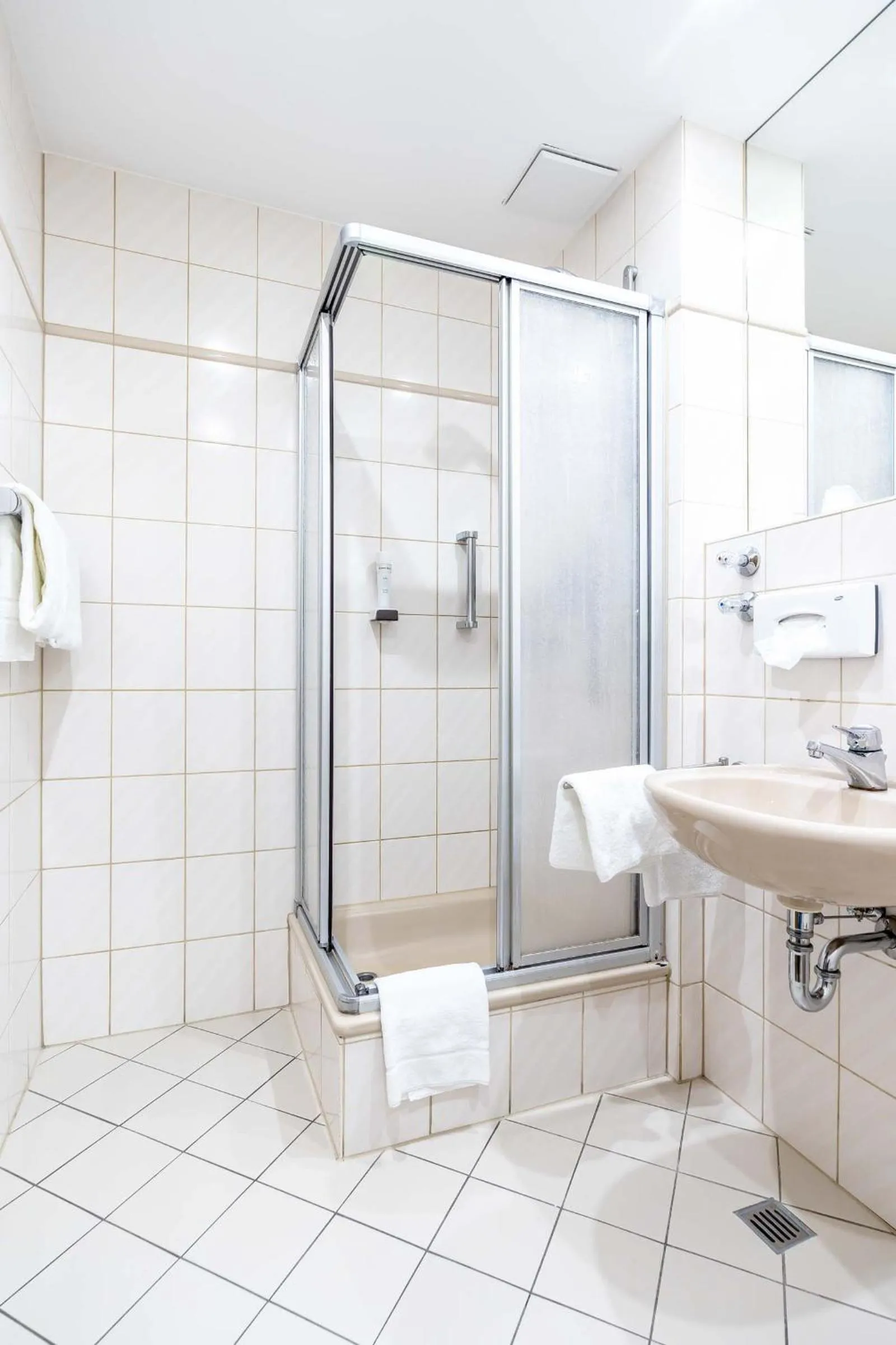 Shower in Hotel Wandinger Hof