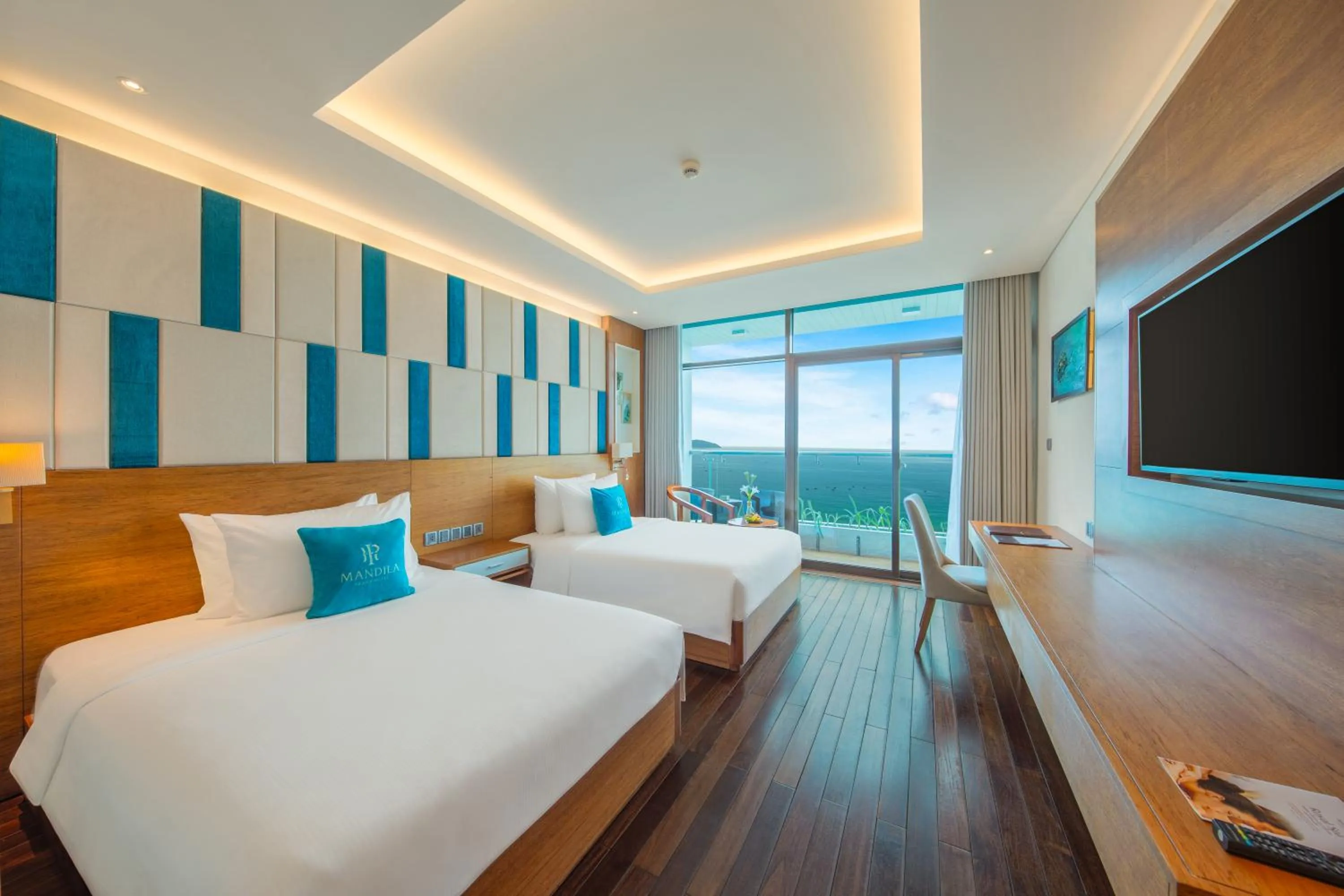 Balcony/Terrace, Bed in Mandila Beach Hotel Danang