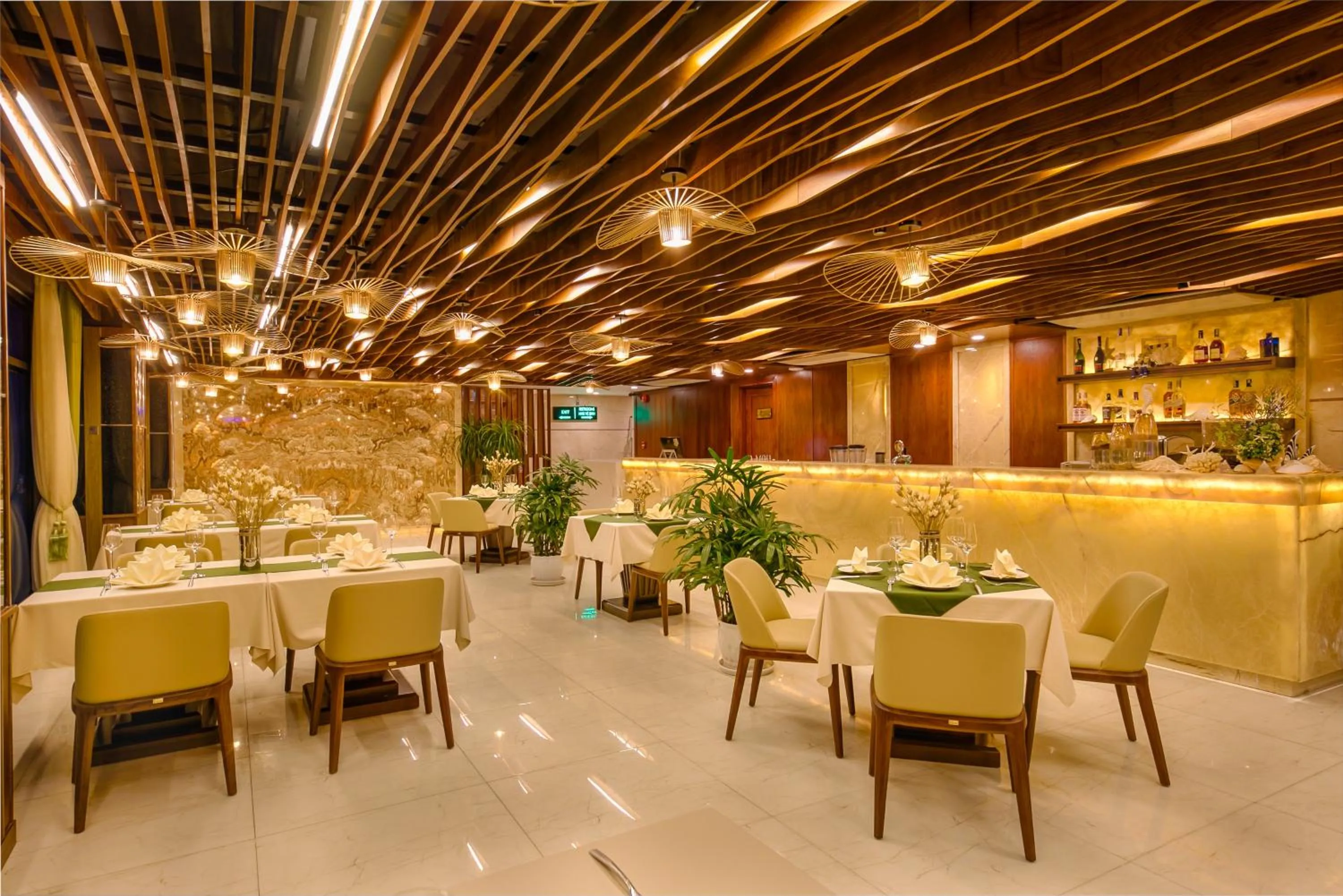 Restaurant/places to eat in Mandila Beach Hotel Danang