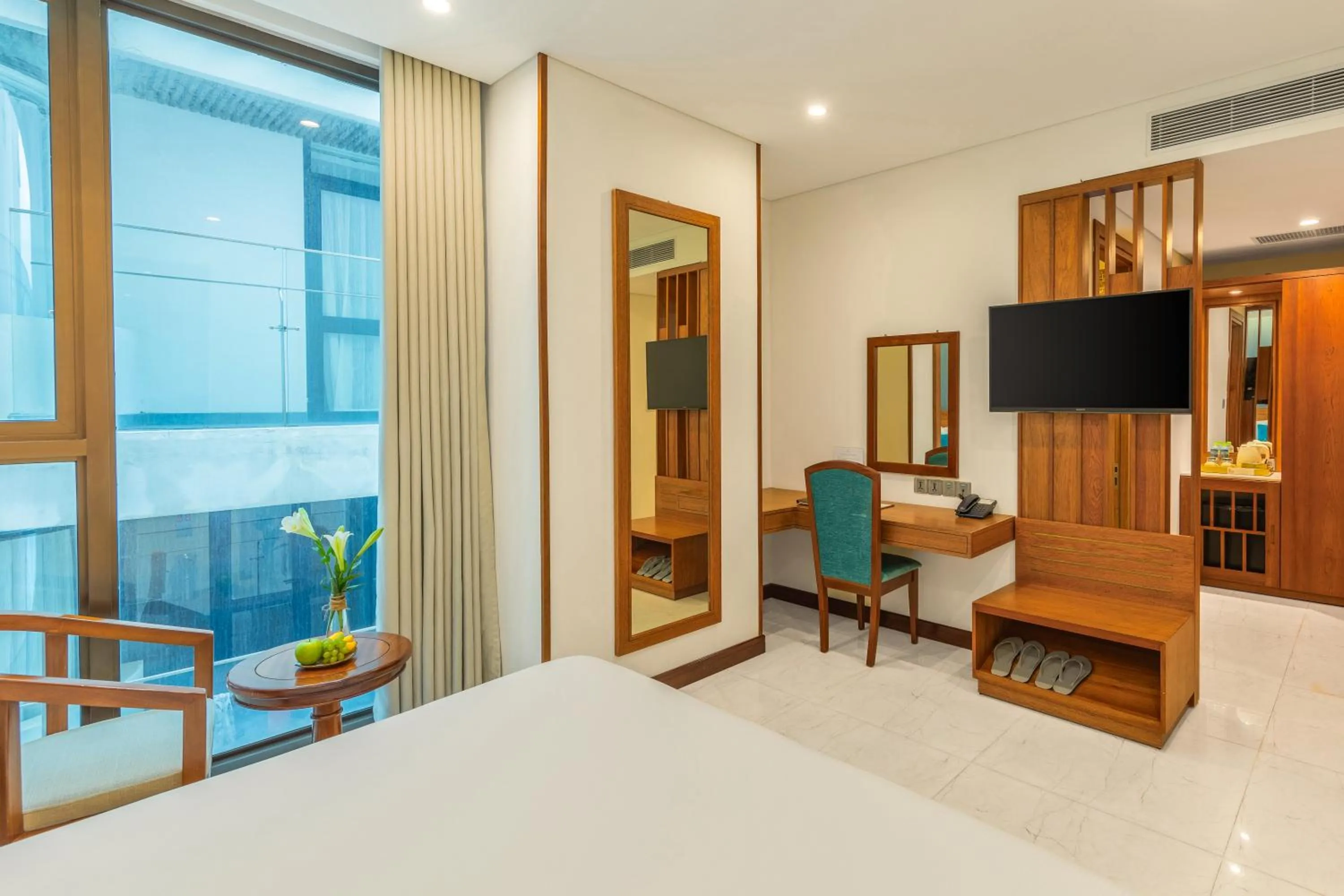 TV and multimedia, Bed in Mandila Beach Hotel Danang