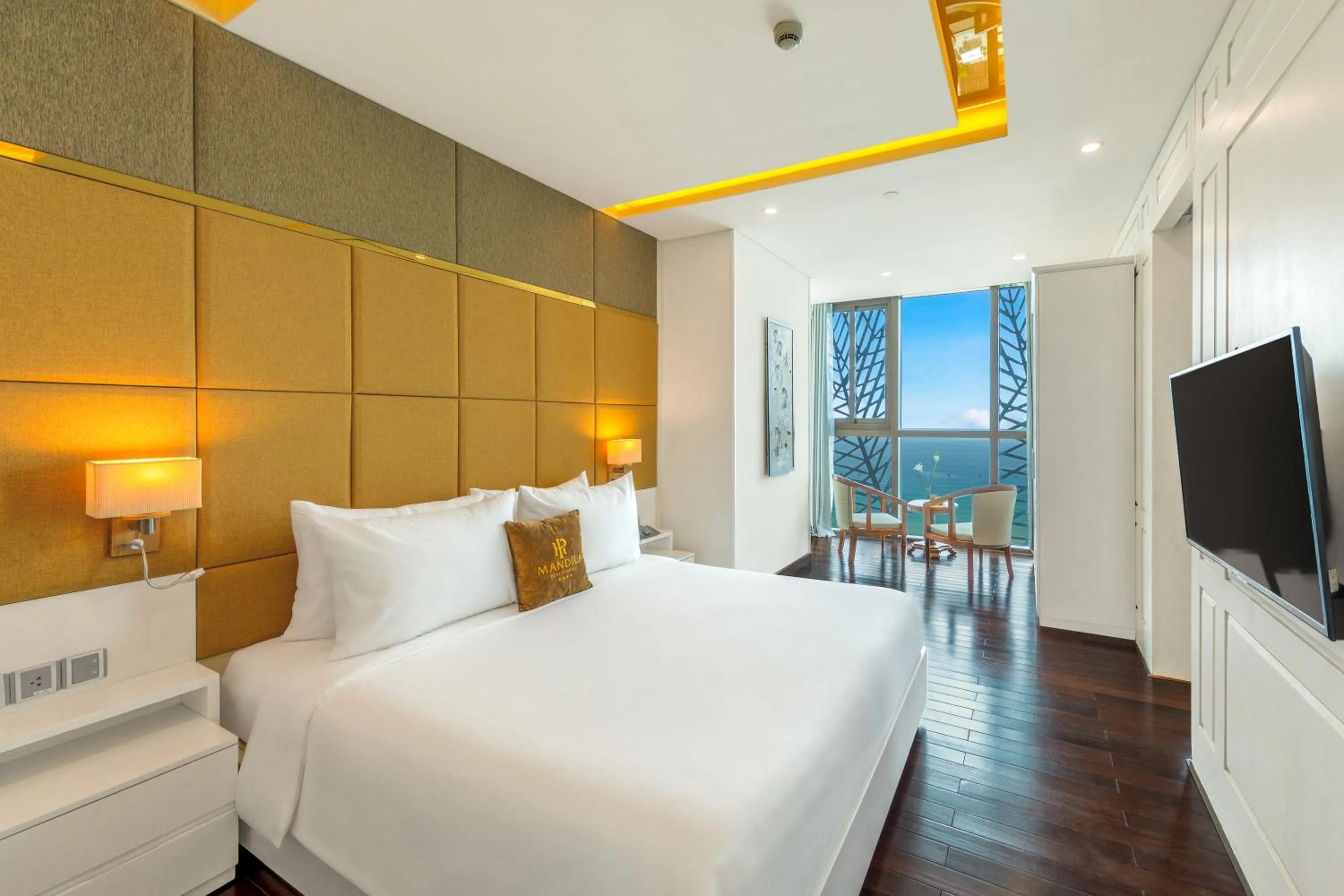 Bed in Mandila Beach Hotel Danang