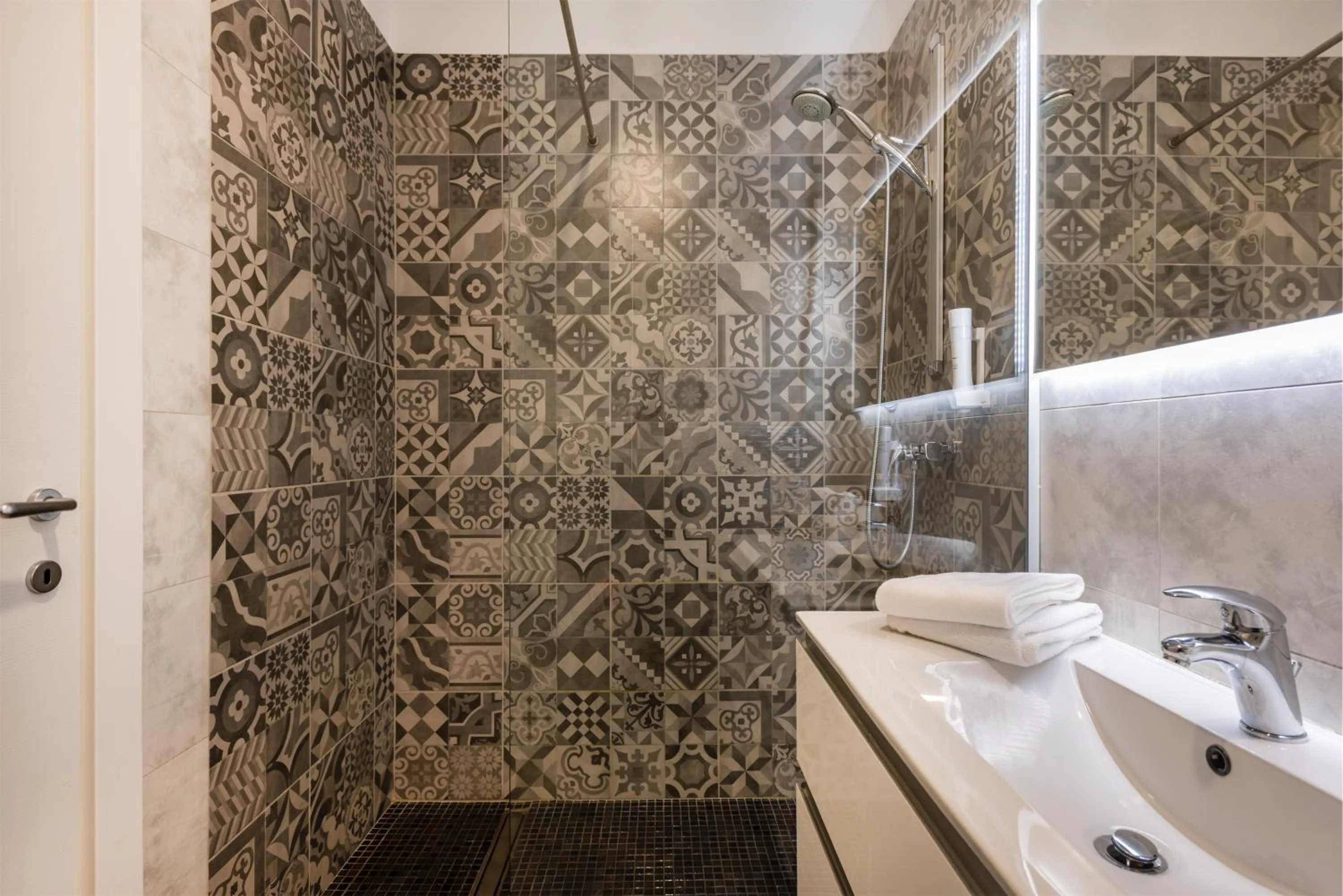 Shower in Hotel De Nac