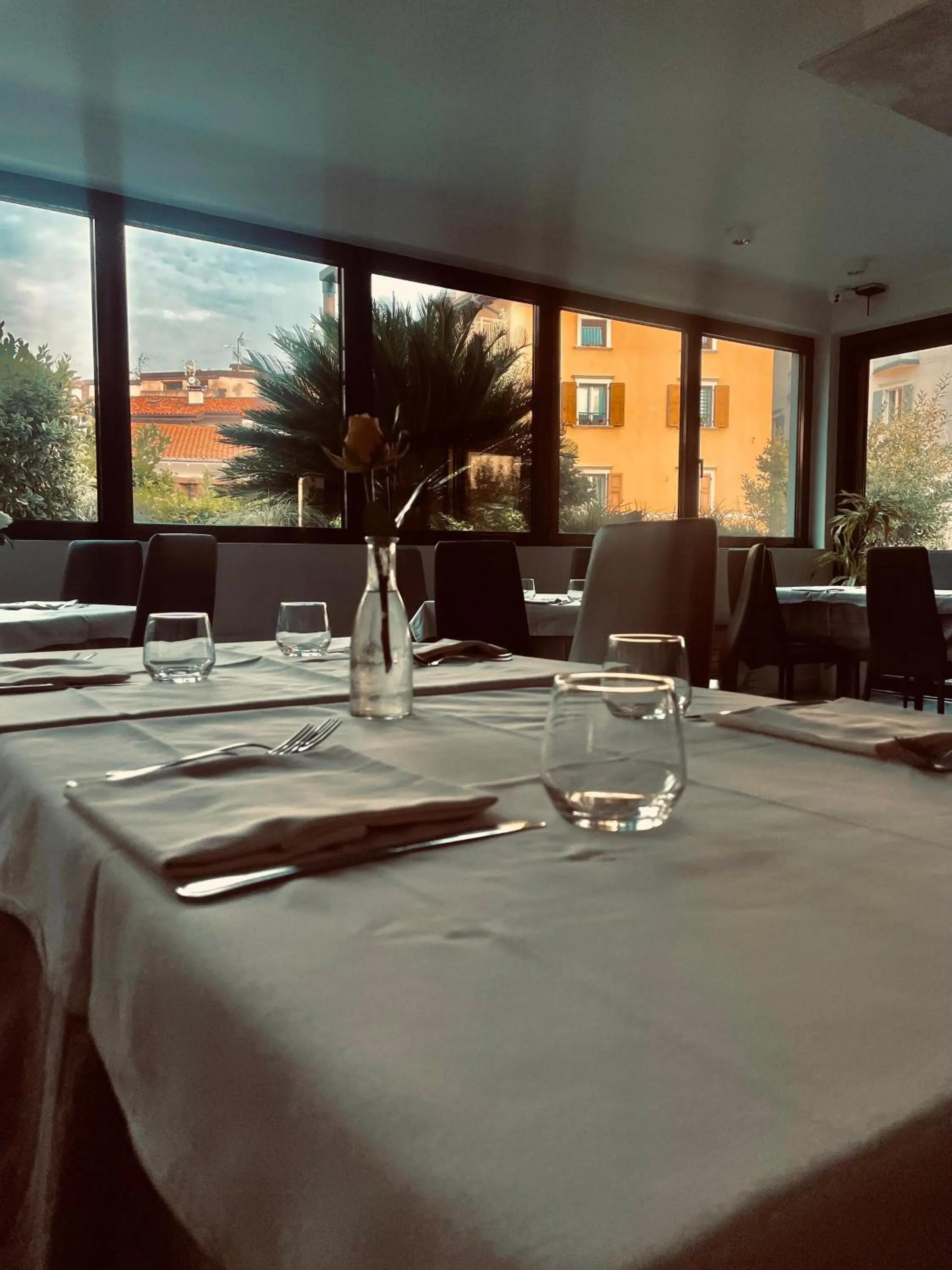 Restaurant/places to eat in Hotel De Nac