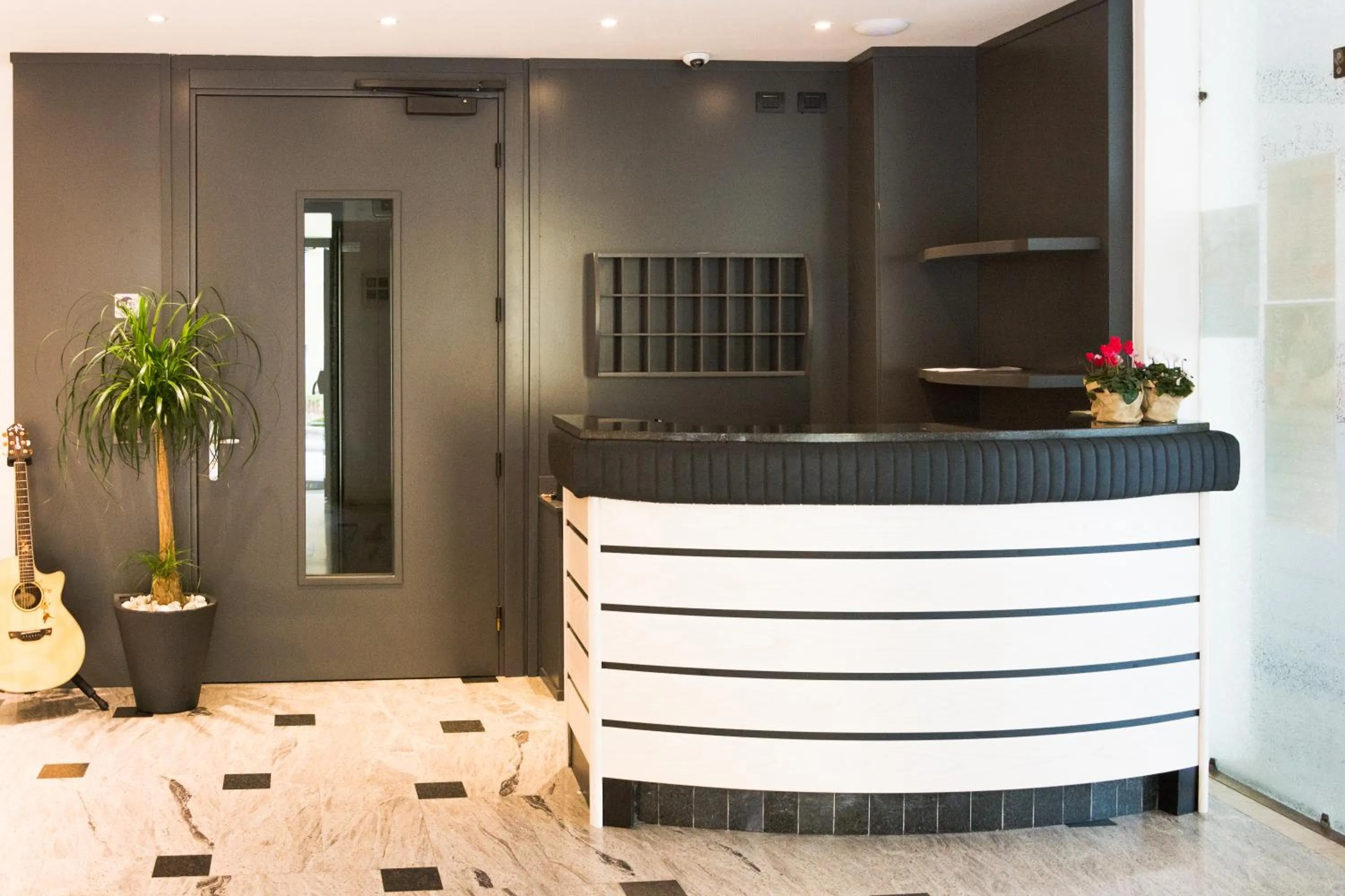 Property building in Hotel De Nac