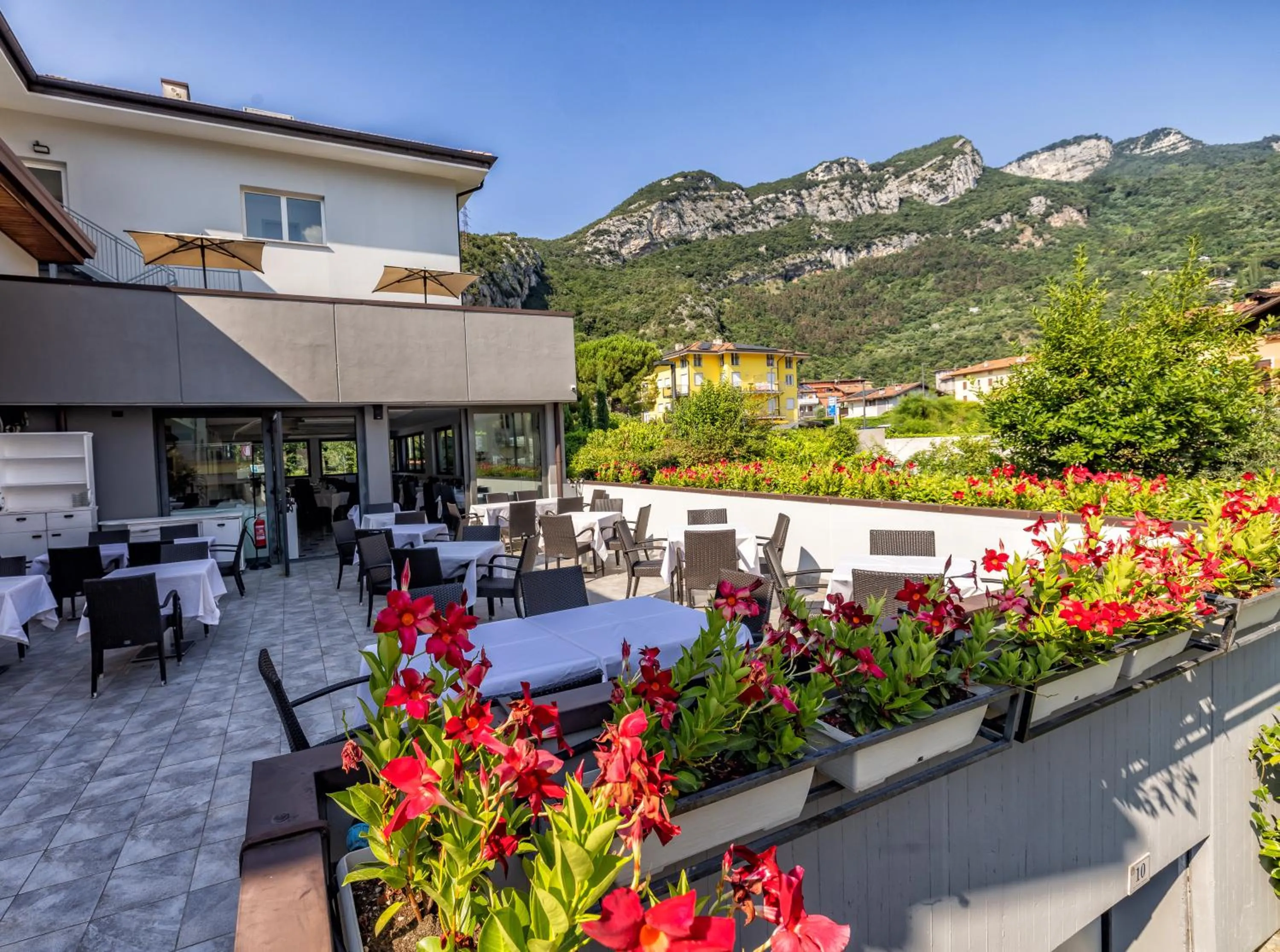 Restaurant/places to eat in Hotel De Nac