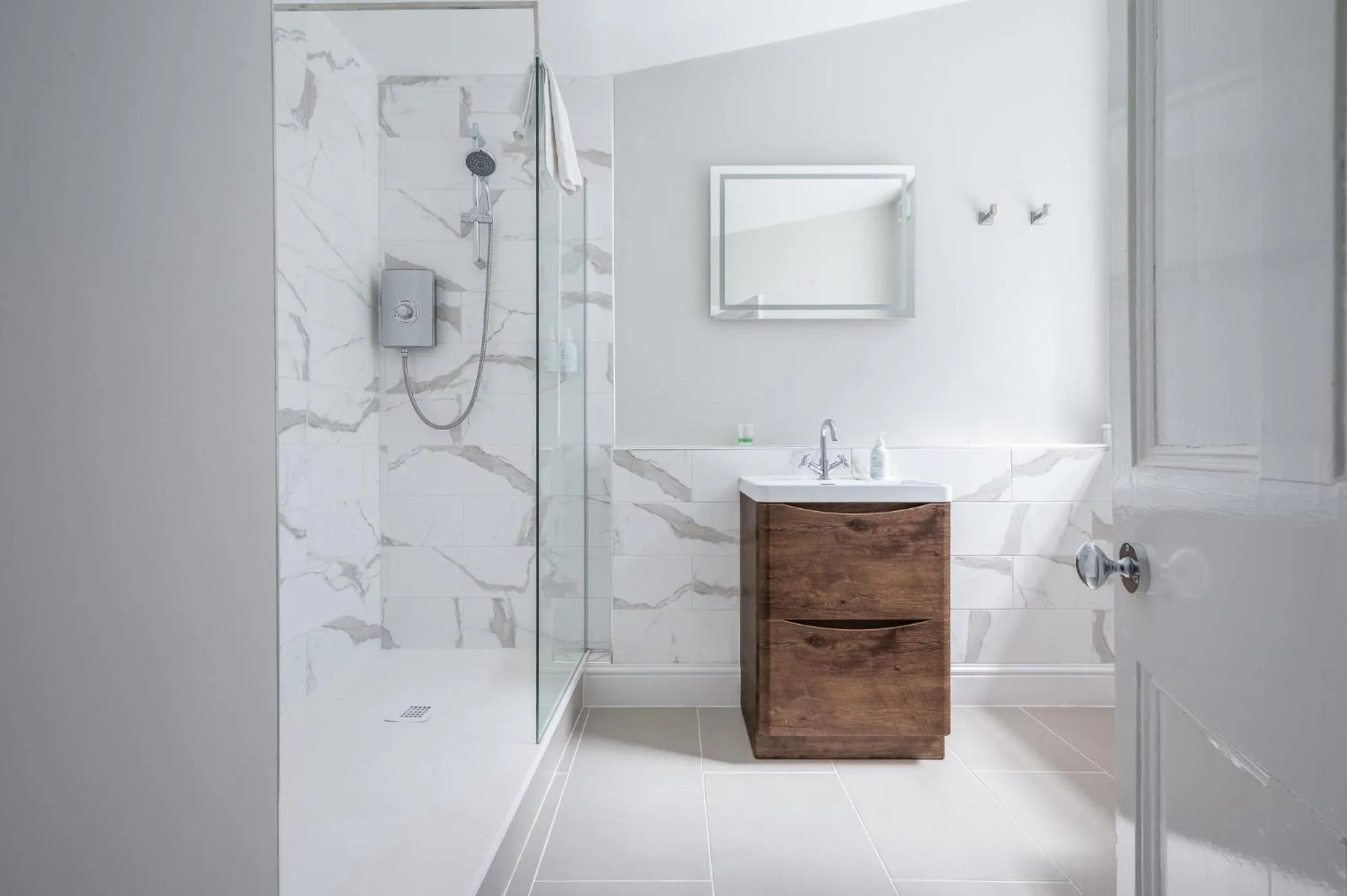 Shower in Latimer House