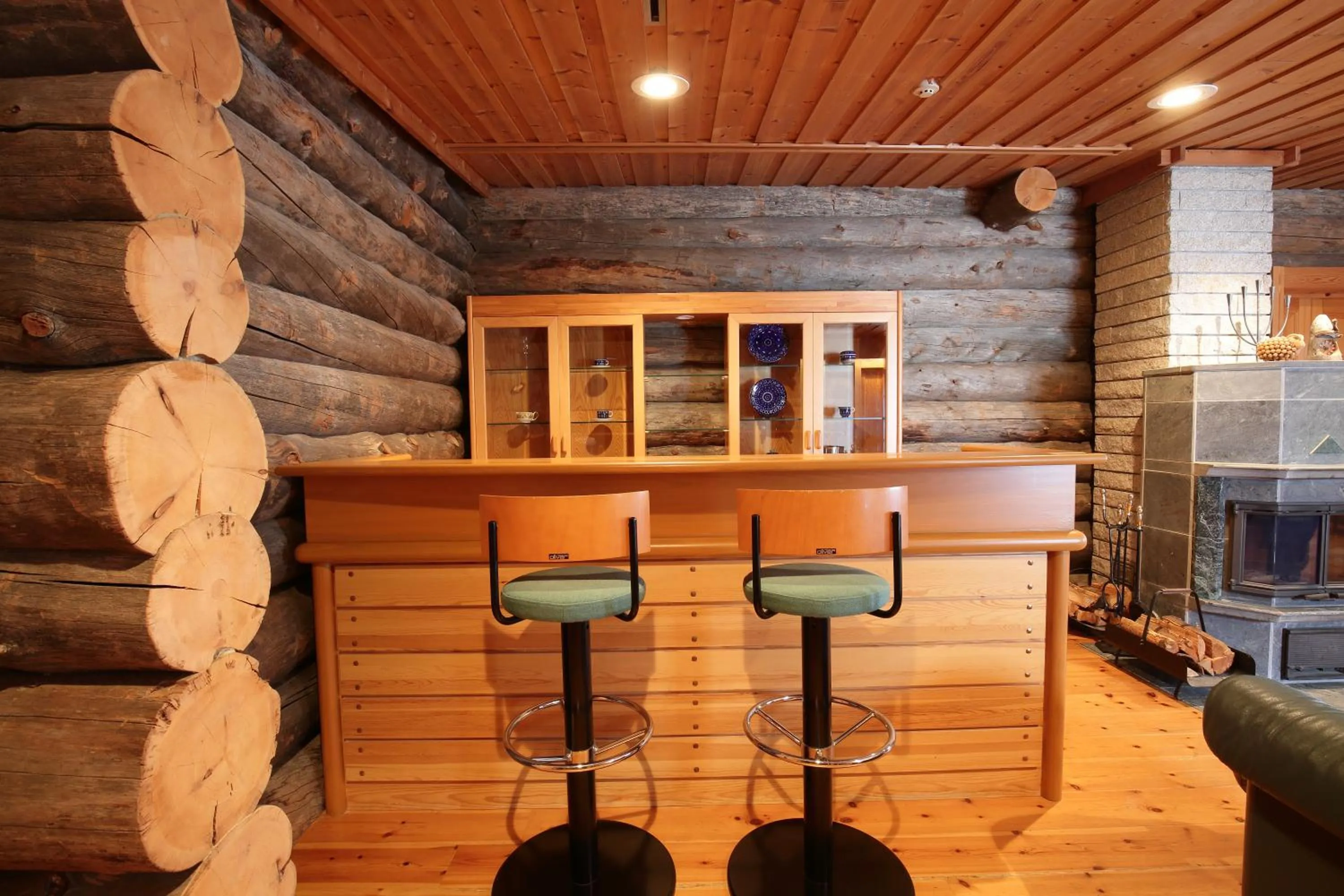 Log Hotel The Maple Lodge