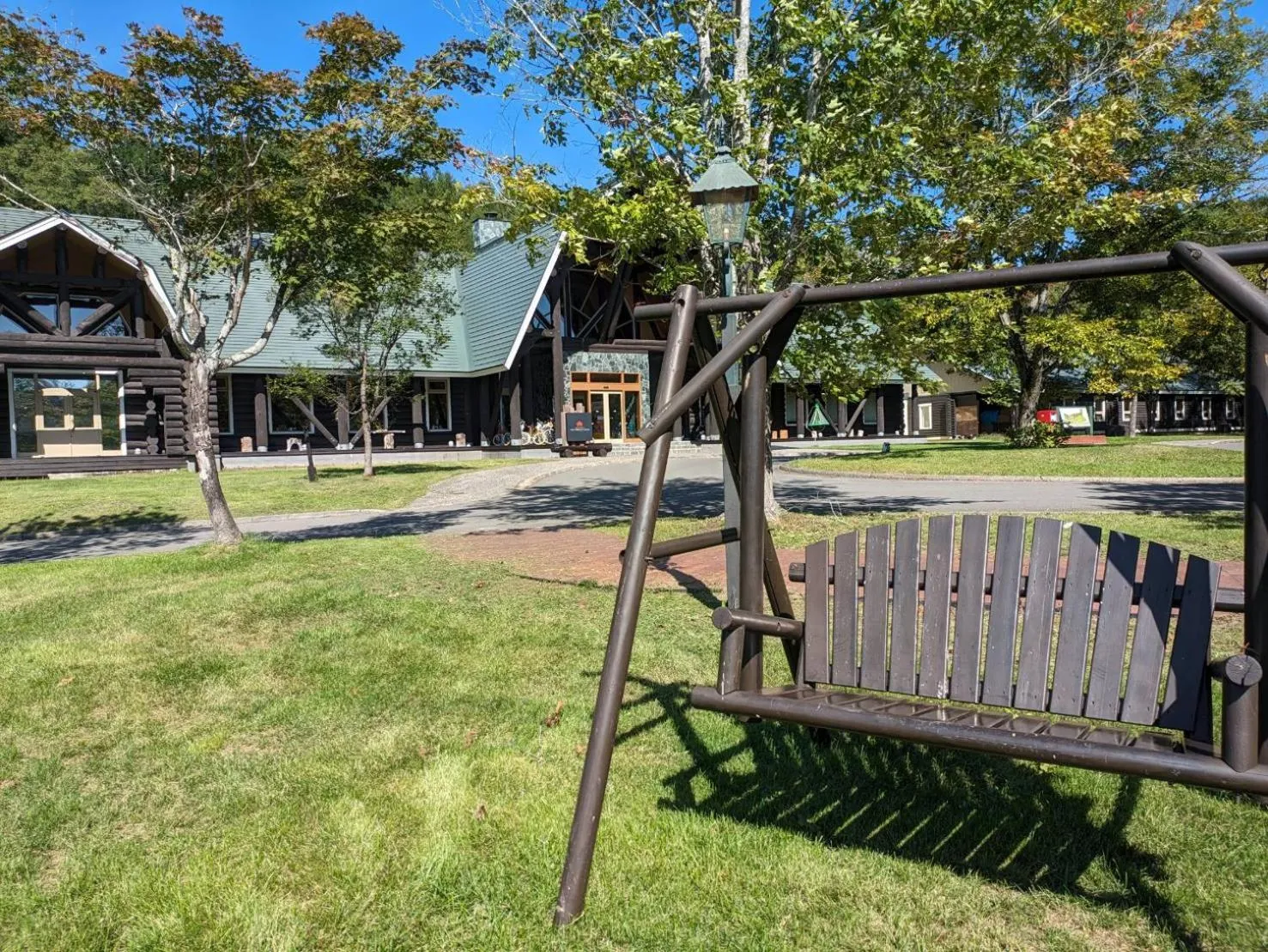 Log Hotel The Maple Lodge