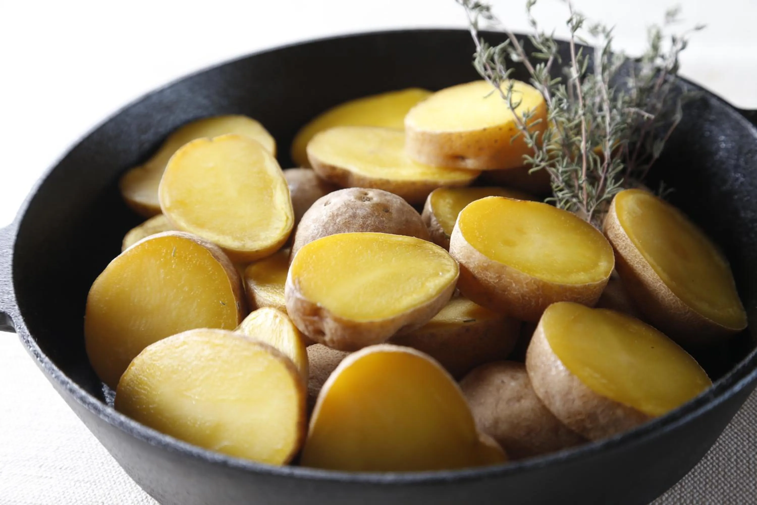 Breakfast in Log Hotel The Maple Lodge