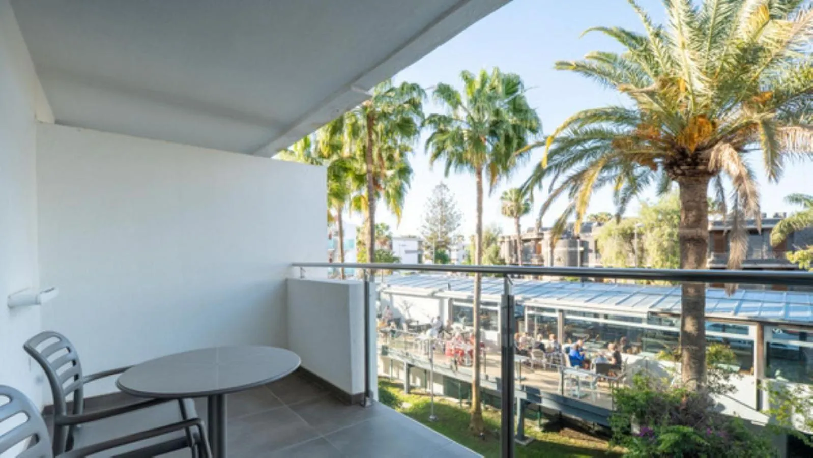 Property building in Apartamentos El Palmar