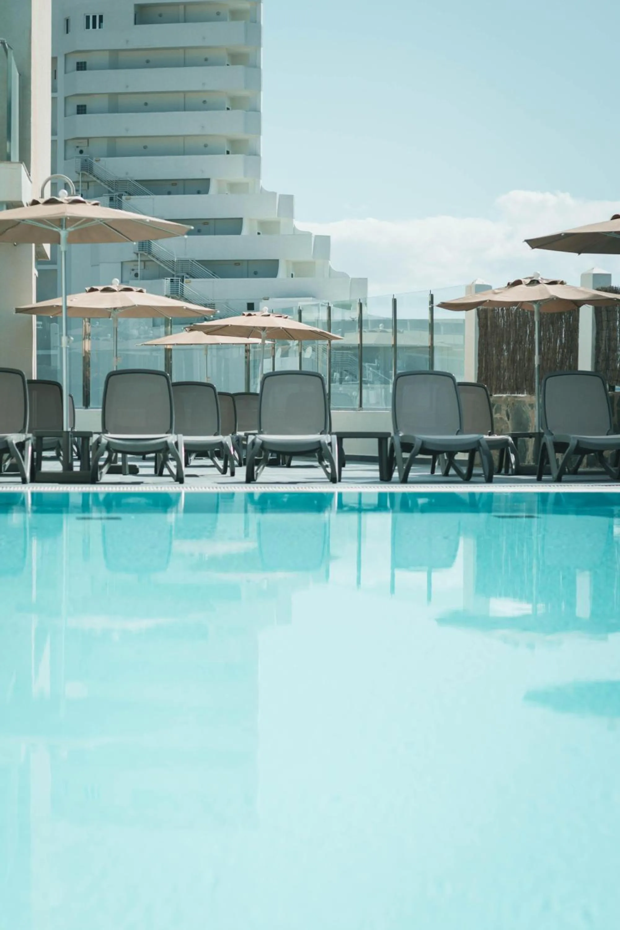 Swimming pool in Apartamentos El Palmar