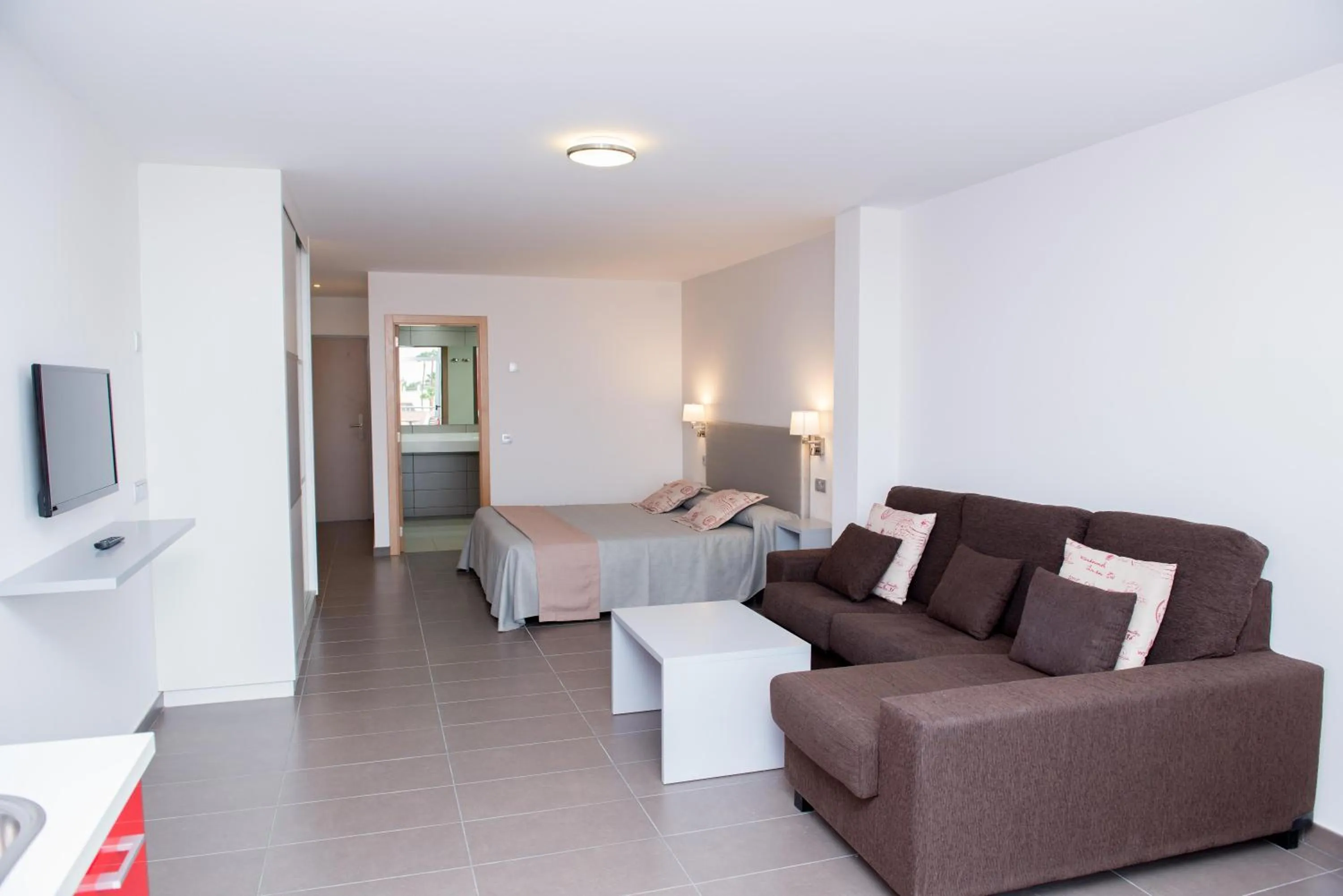 Photo of the whole room in Apartamentos El Palmar