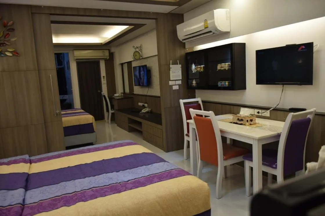 Bed in Family Suite Room Pratunam