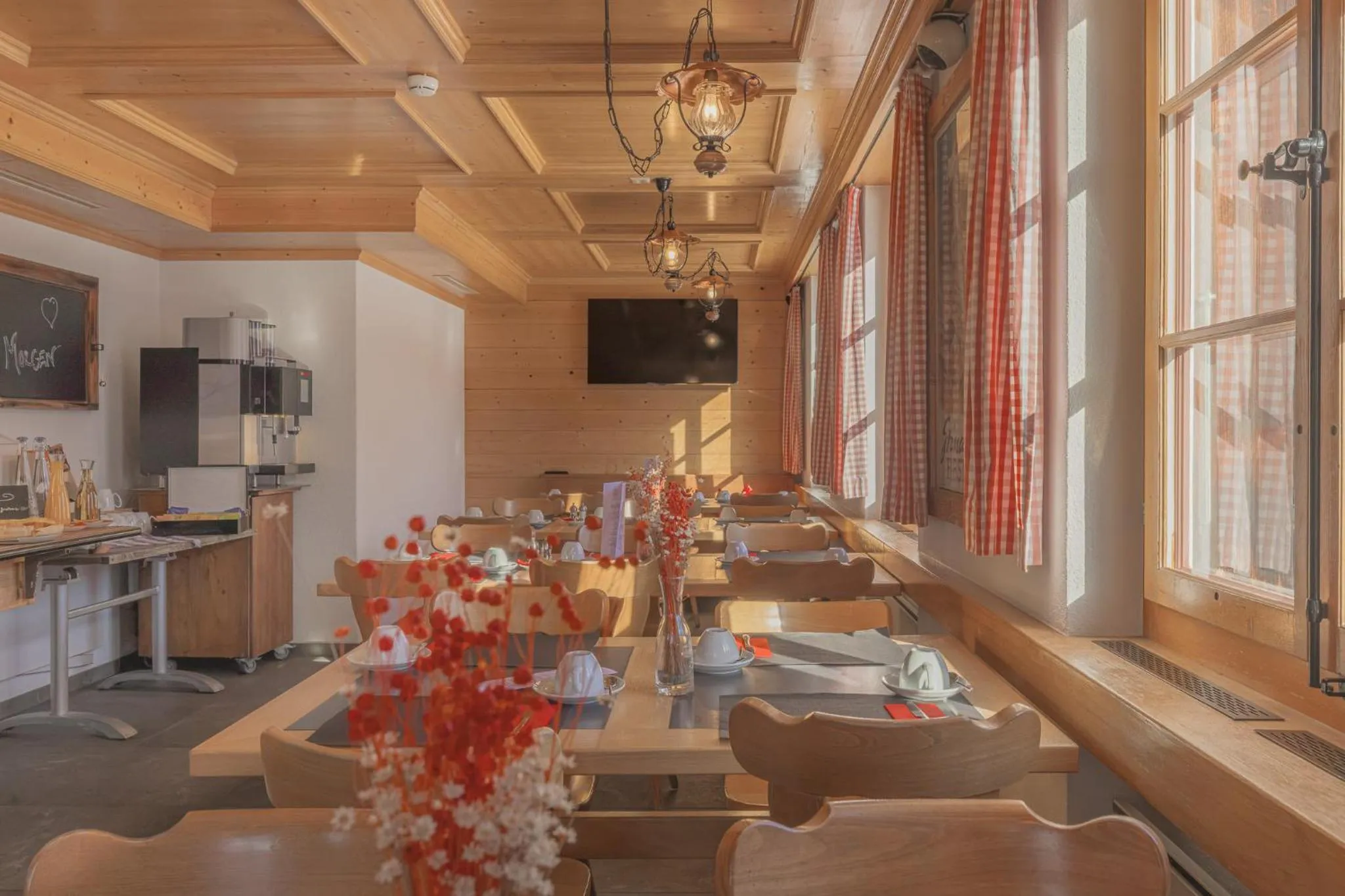 Restaurant/places to eat in Alpinhotel Bort