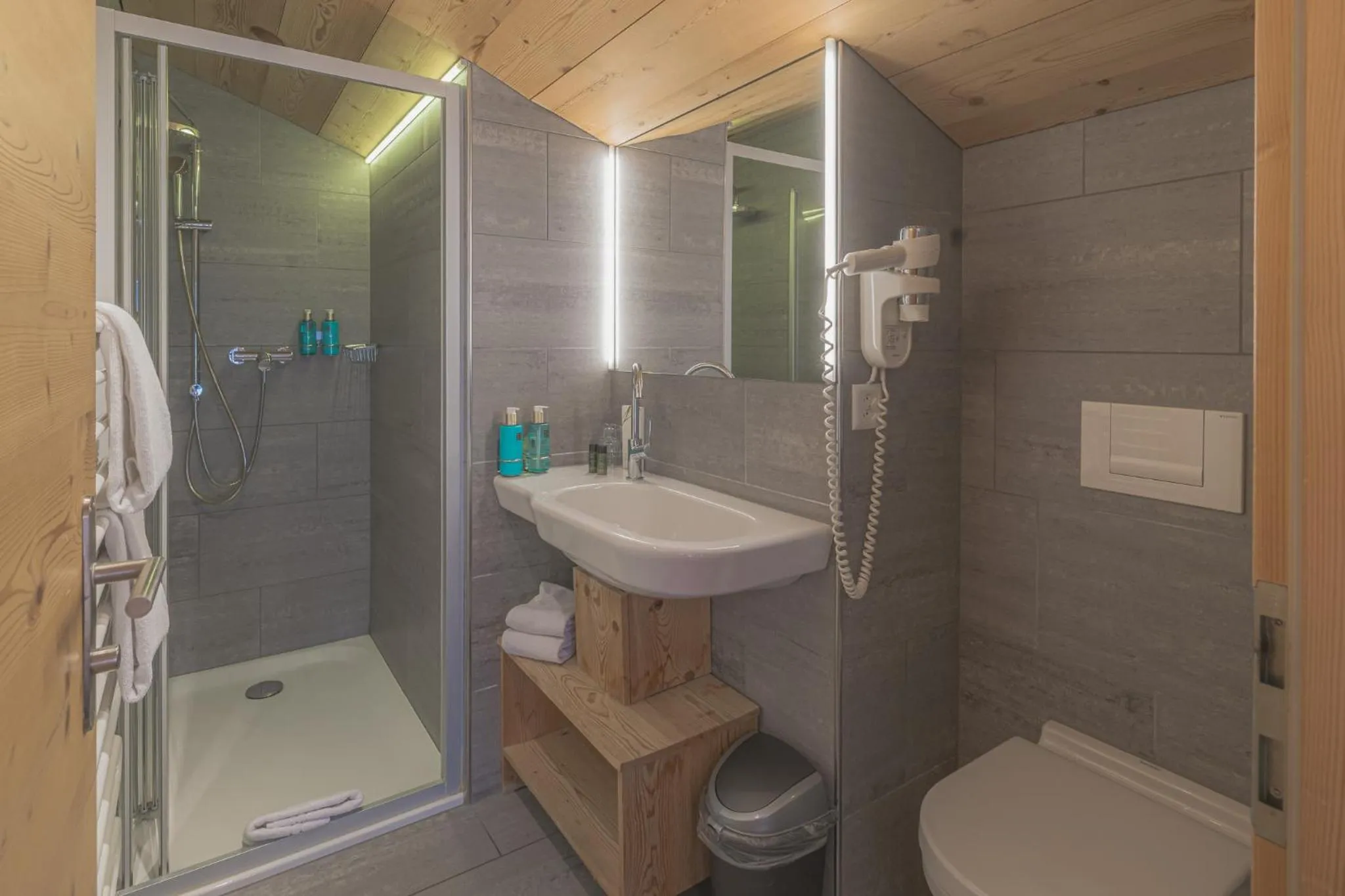 Bathroom in Alpinhotel Bort