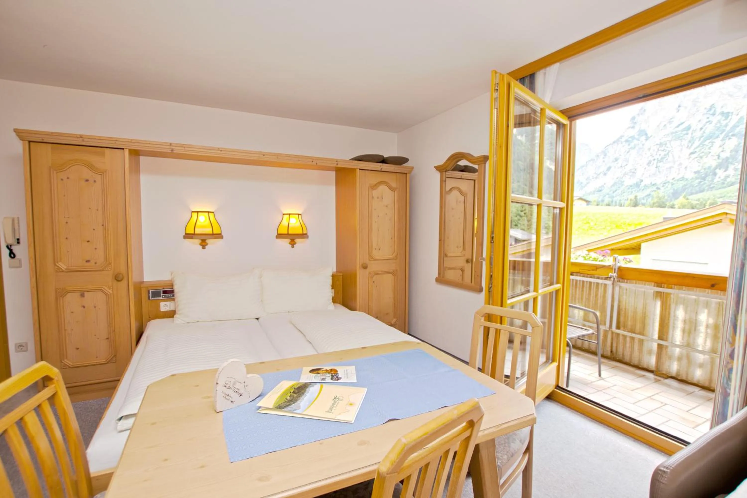 Balcony/Terrace, Bed in Berghotel Lämmerhof