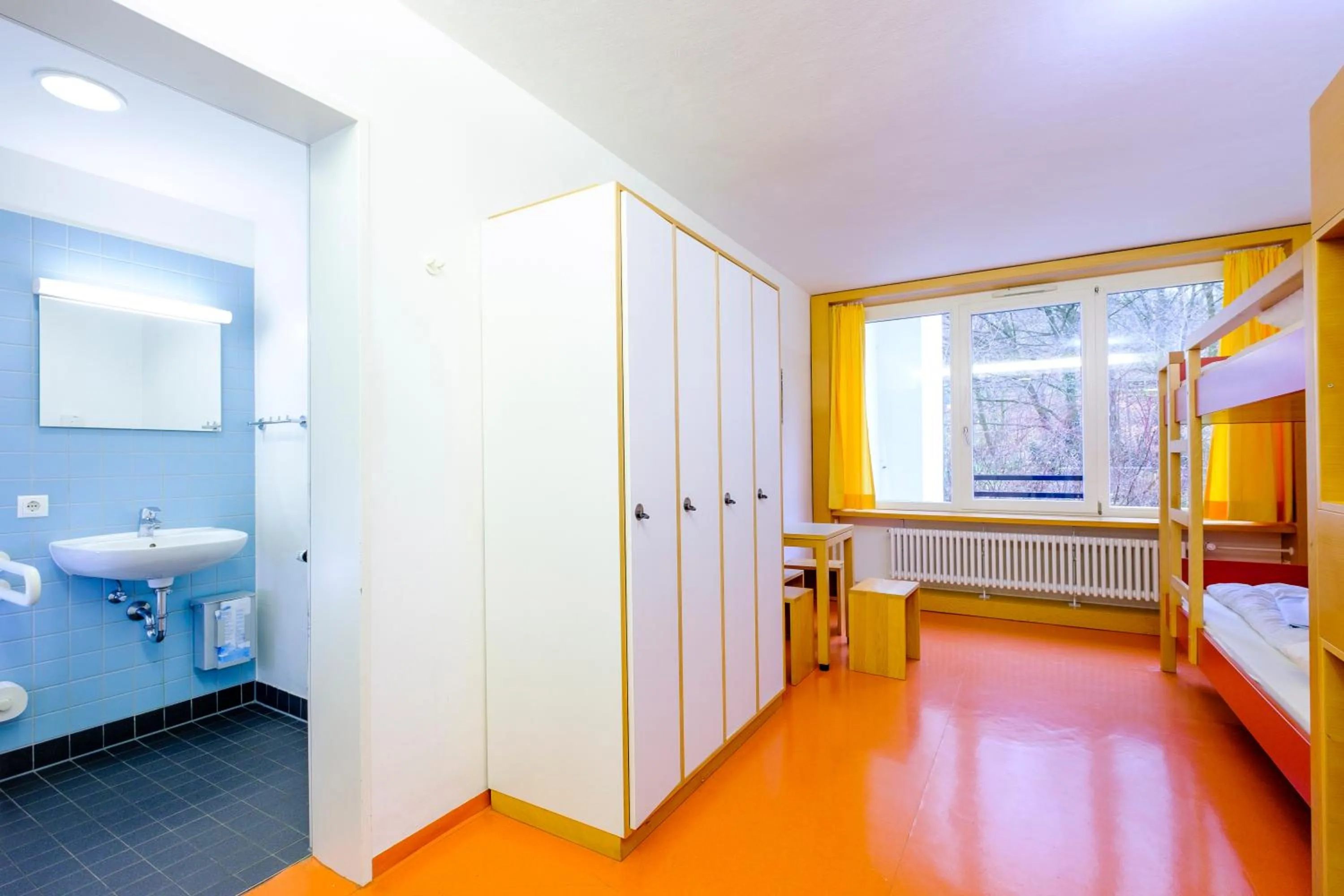 Photo of the whole room, Bed in HI Munich Park Youth Hostel